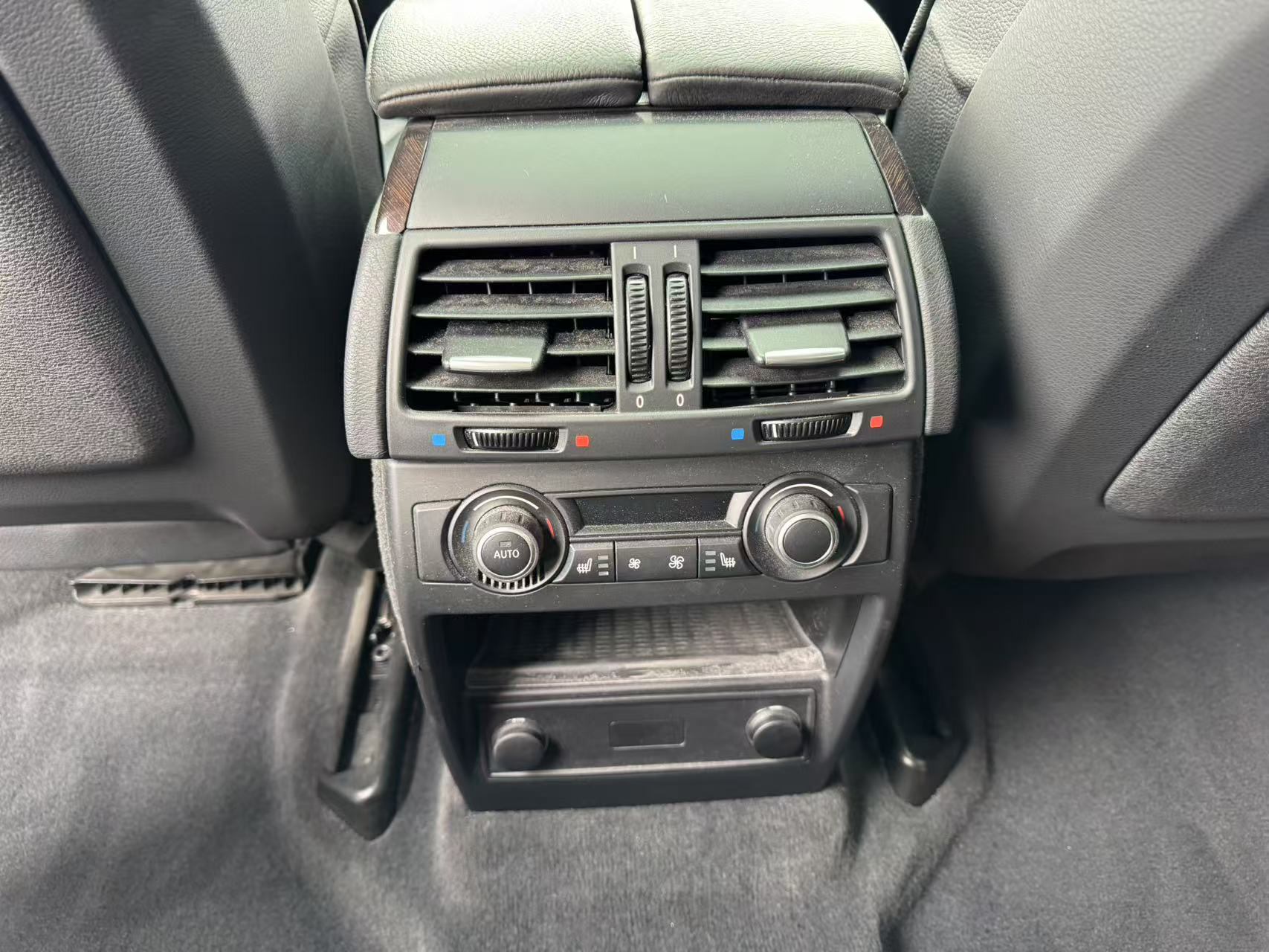 2013 BMW X6 AWD 4dr 35i. BC LOCAL VEHICLE. FULL SERVICE RECORD., Vancouver, Cash