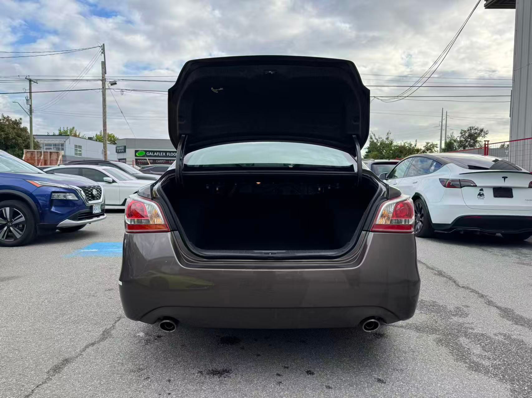 2013 Nissan Altima 4dr Sdn I4 CVT 2.5. BC LOCAL VEHICLE., Vancouver, Cash
