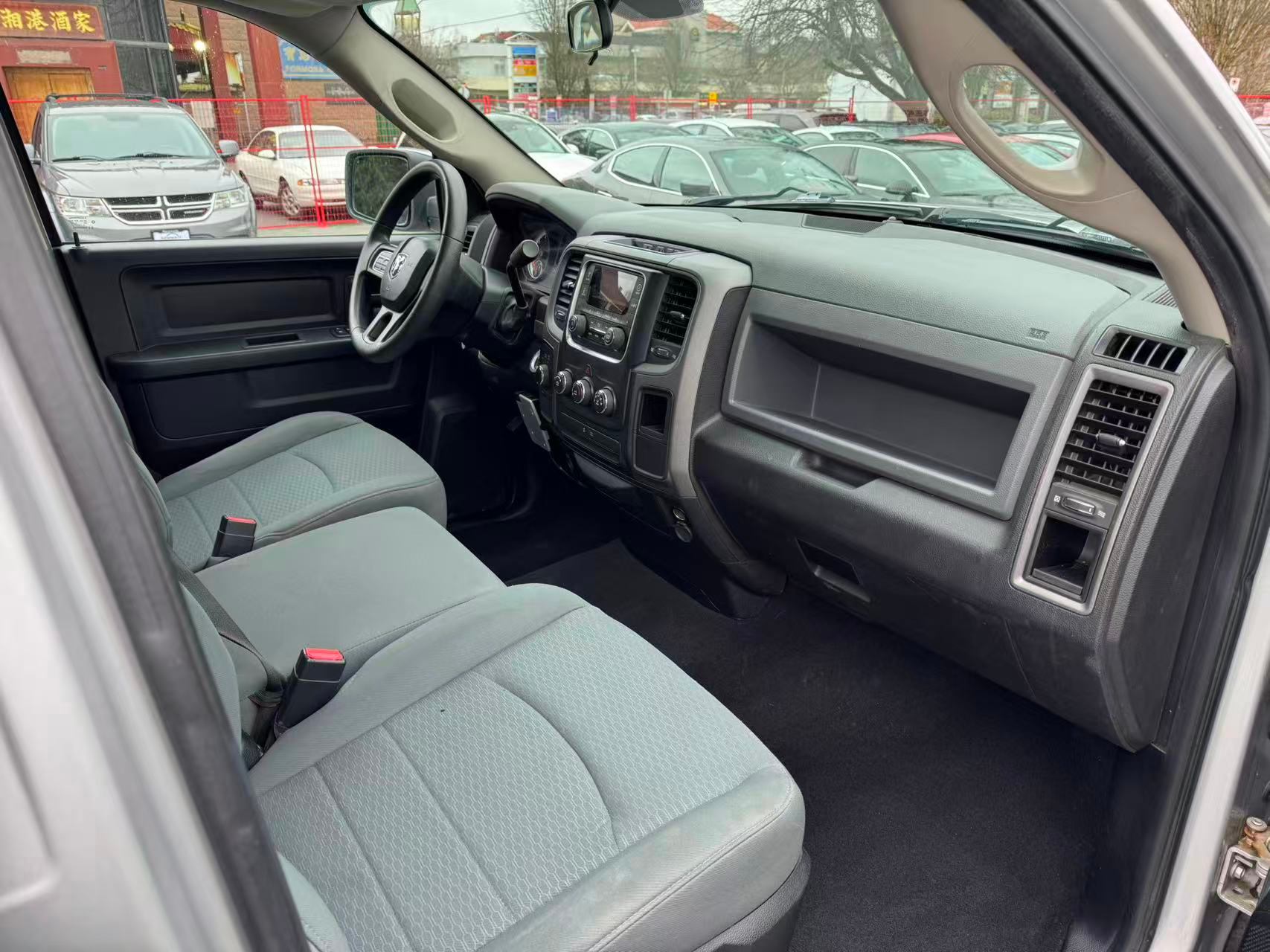 2013 Ram 1500 Quad Cab 140.5" ST. BC LOCAL VEHICLE. HEMI 5.7L., 温哥华, 全款车