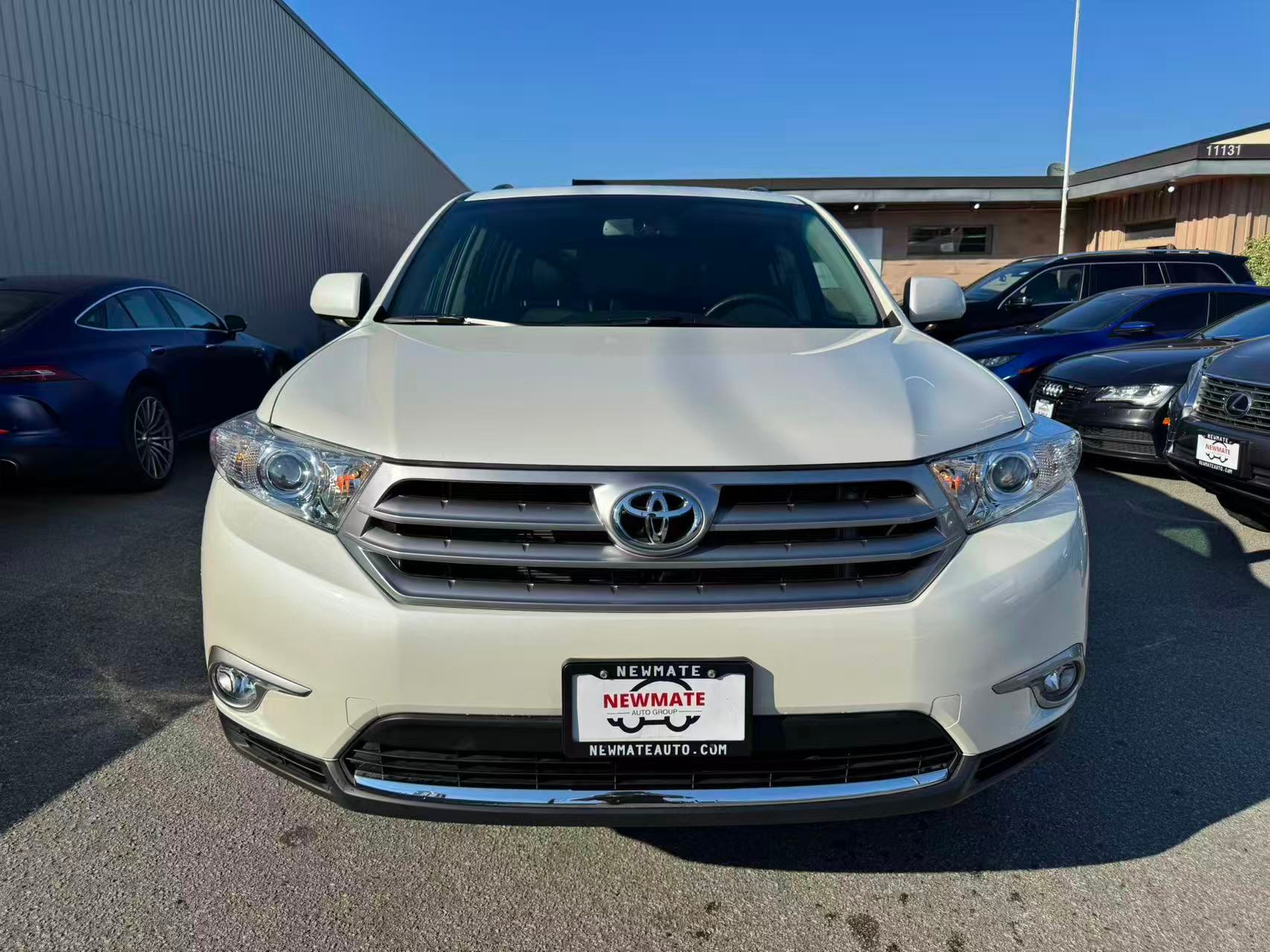 2013 Toyota Highlander 4WD 4dr Limited. ONE OWNER. NO ACCIDENTS. SUPER LOW MILEAGE., Vancouver, Cash