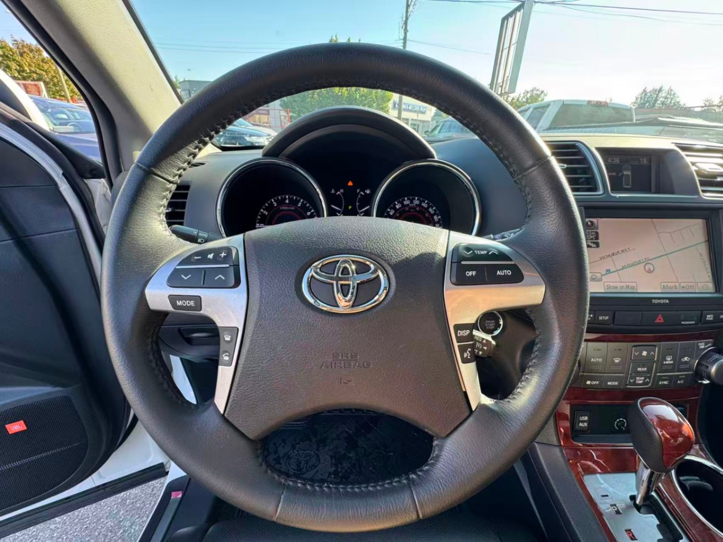 2013 Toyota Highlander 4WD 4dr Limited. ONE OWNER. NO ACCIDENTS. SUPER LOW MILEAGE., Vancouver, Cash