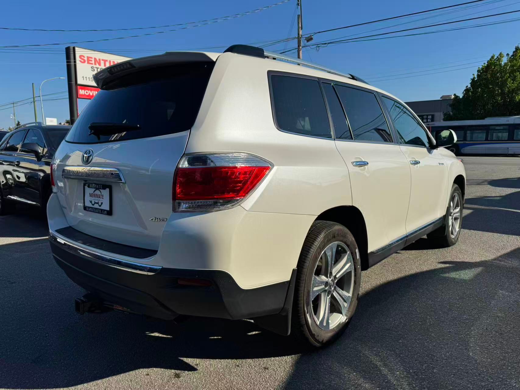 2013 Toyota Highlander 4WD 4dr Limited. ONE OWNER. NO ACCIDENTS. SUPER LOW MILEAGE., Vancouver, Cash