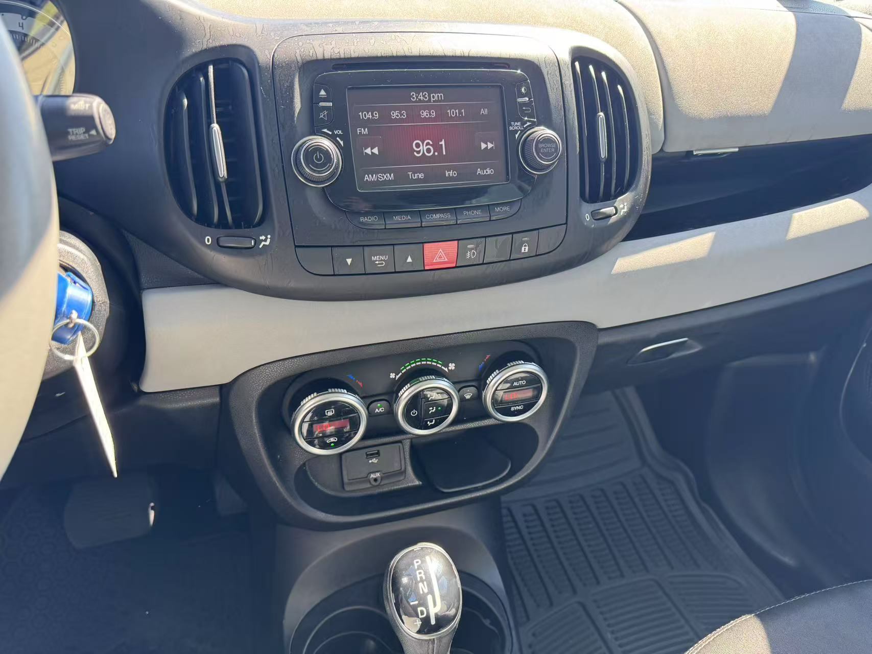 2014 FIAT 500L 5dr HB Sport. BC LOCAL VEHICLE. FULL SERVICED., Vancouver, Cash