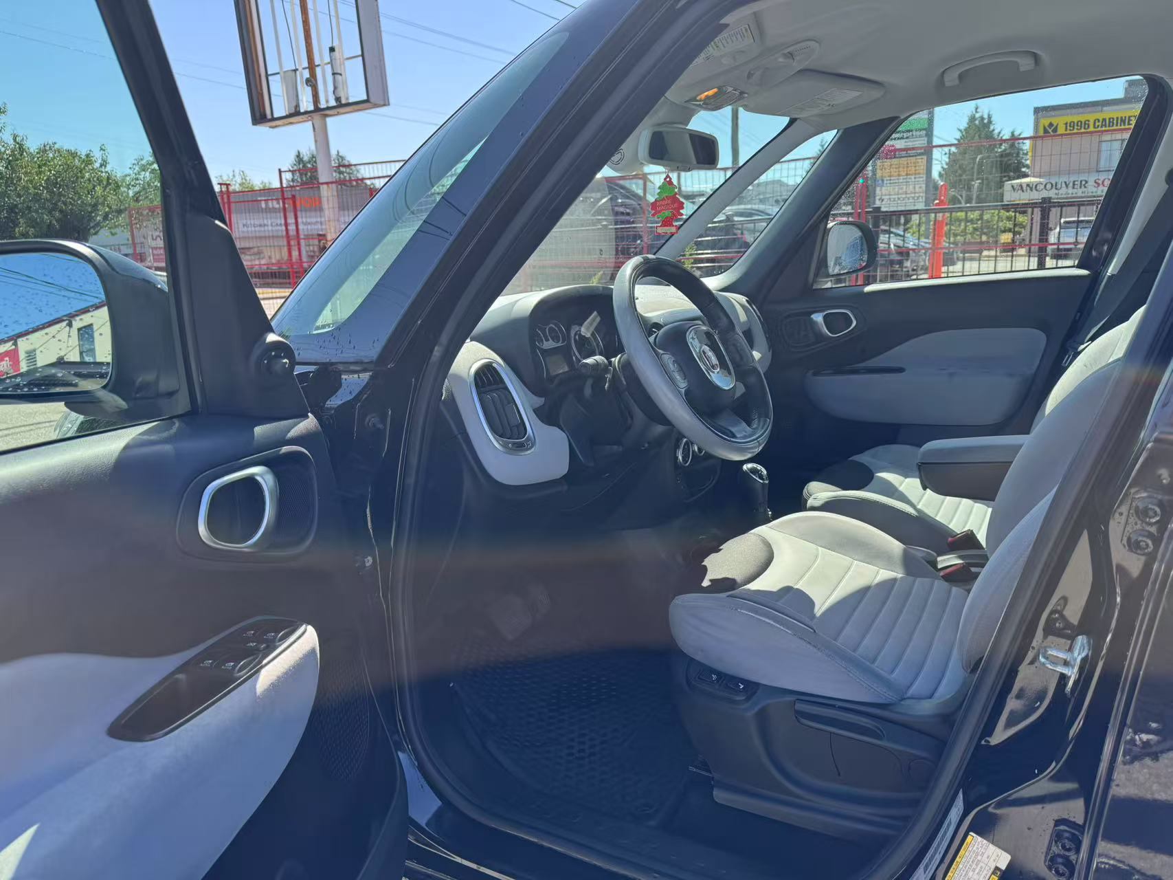 2014 FIAT 500L 5dr HB Sport. BC LOCAL VEHICLE. FULL SERVICED., Vancouver, Cash