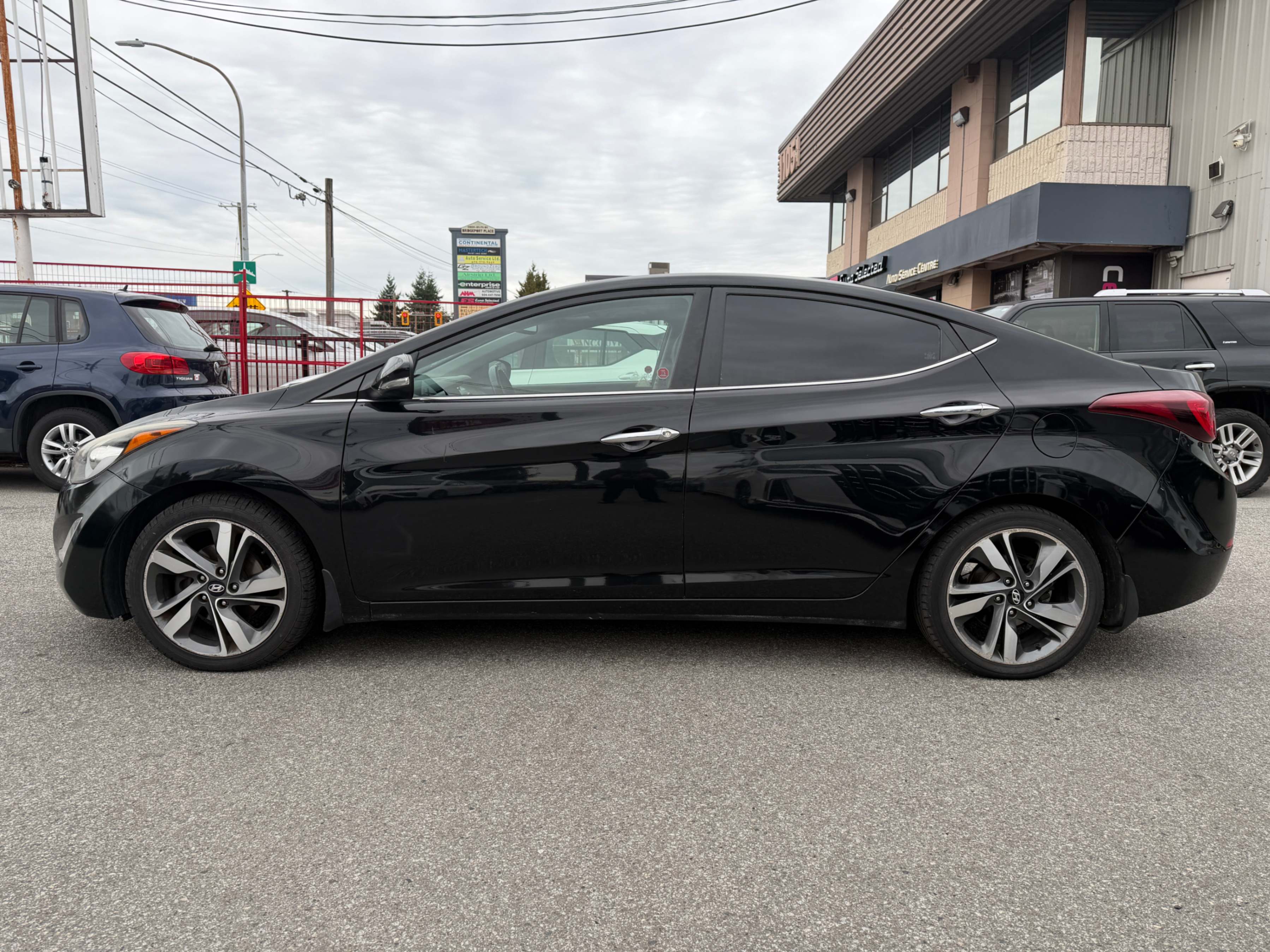 2014 Hyundai Elantra 4dr Sdn Auto Limited. FULL SERVICED., Vancouver, Cash