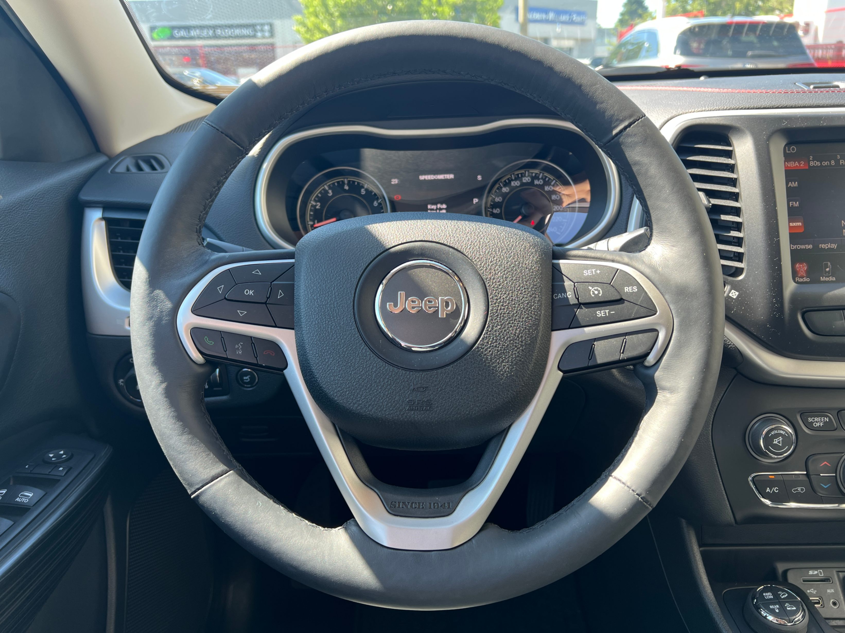 2014 Jeep Cherokee 4WD 4dr Trailhawk. ONE OWNER. LOW MILEAGE., Vancouver, Cash