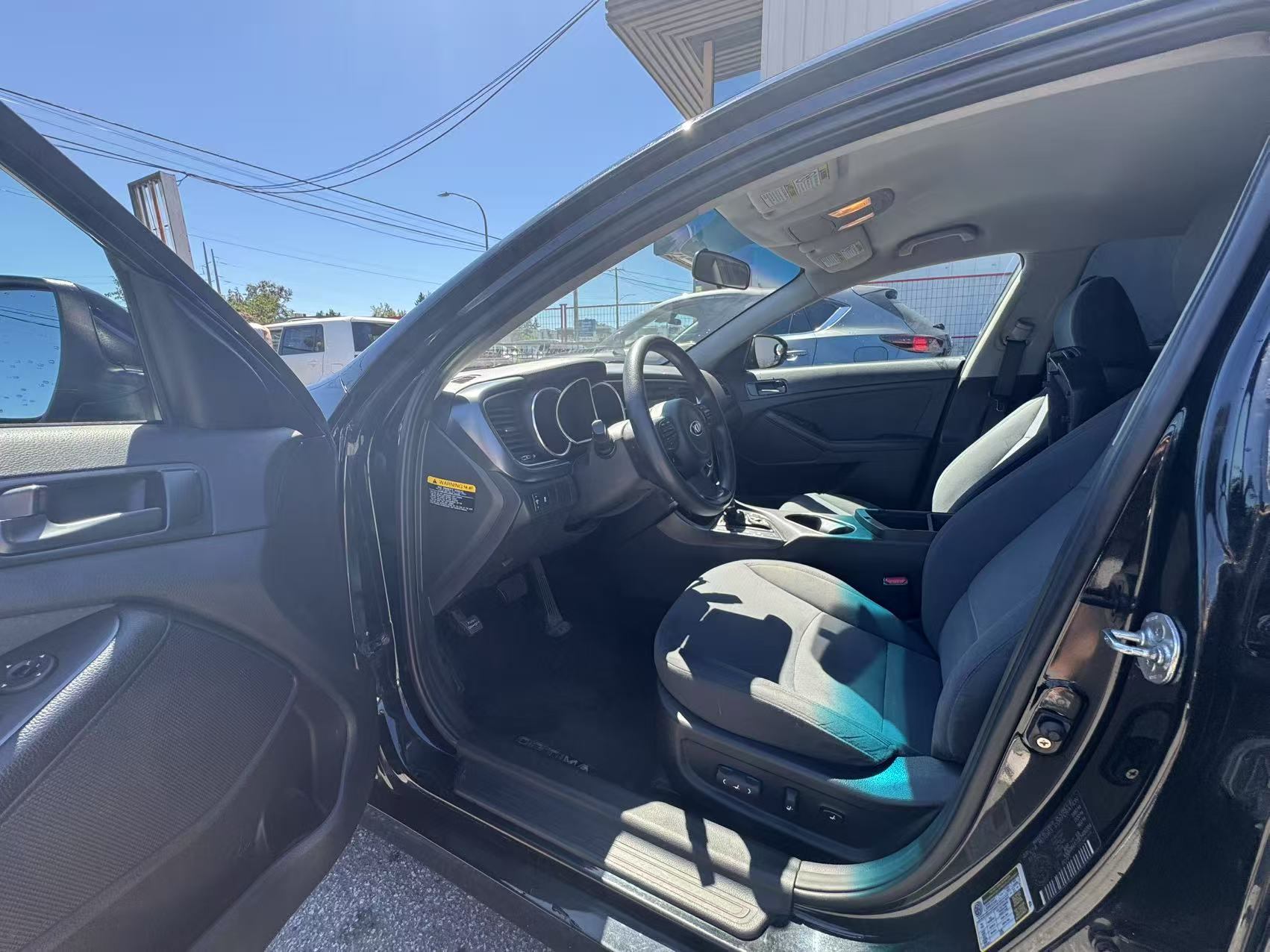2014 Kia Optima 4dr Sdn Auto. NO ACCIDENTS. FULL SERVICE RECORD., Vancouver, Cash