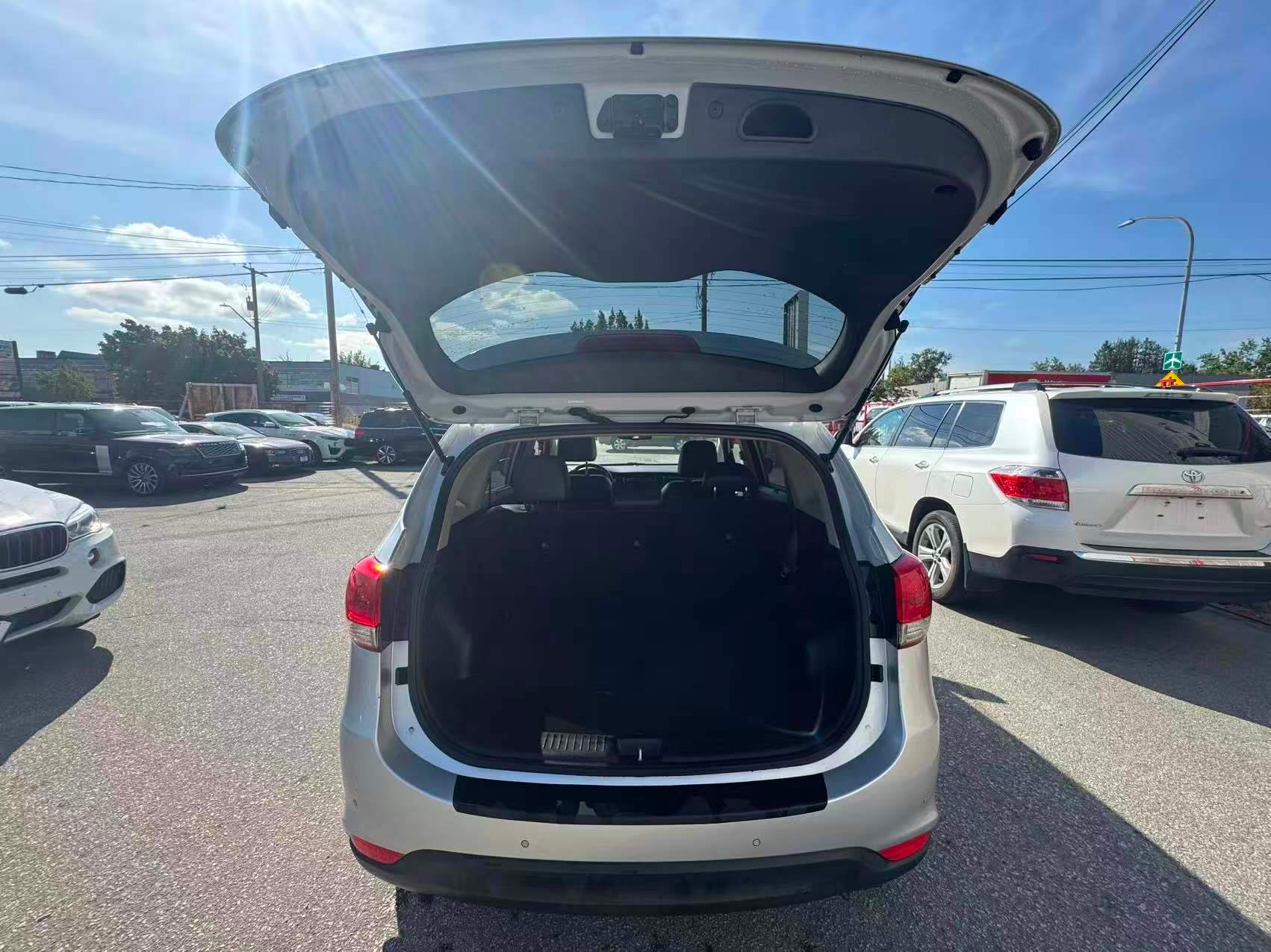 2014 Kia Rondo 4dr Wgn Auto EX. BC LOCAL VEHICLE. NO ACCIDENTS., Vancouver, Cash
