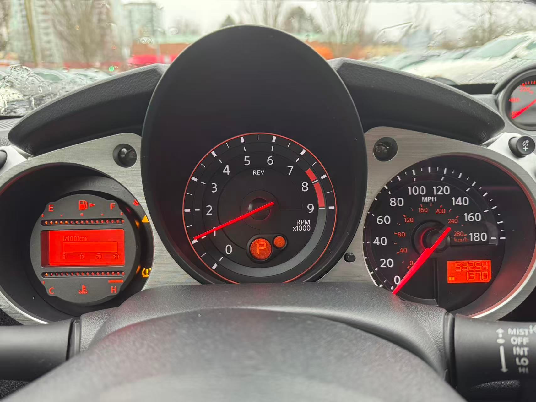 2014 Nissan 370Z *REBUILT TITLE*. LOW ON MILEAGE., 温哥华, 全款车