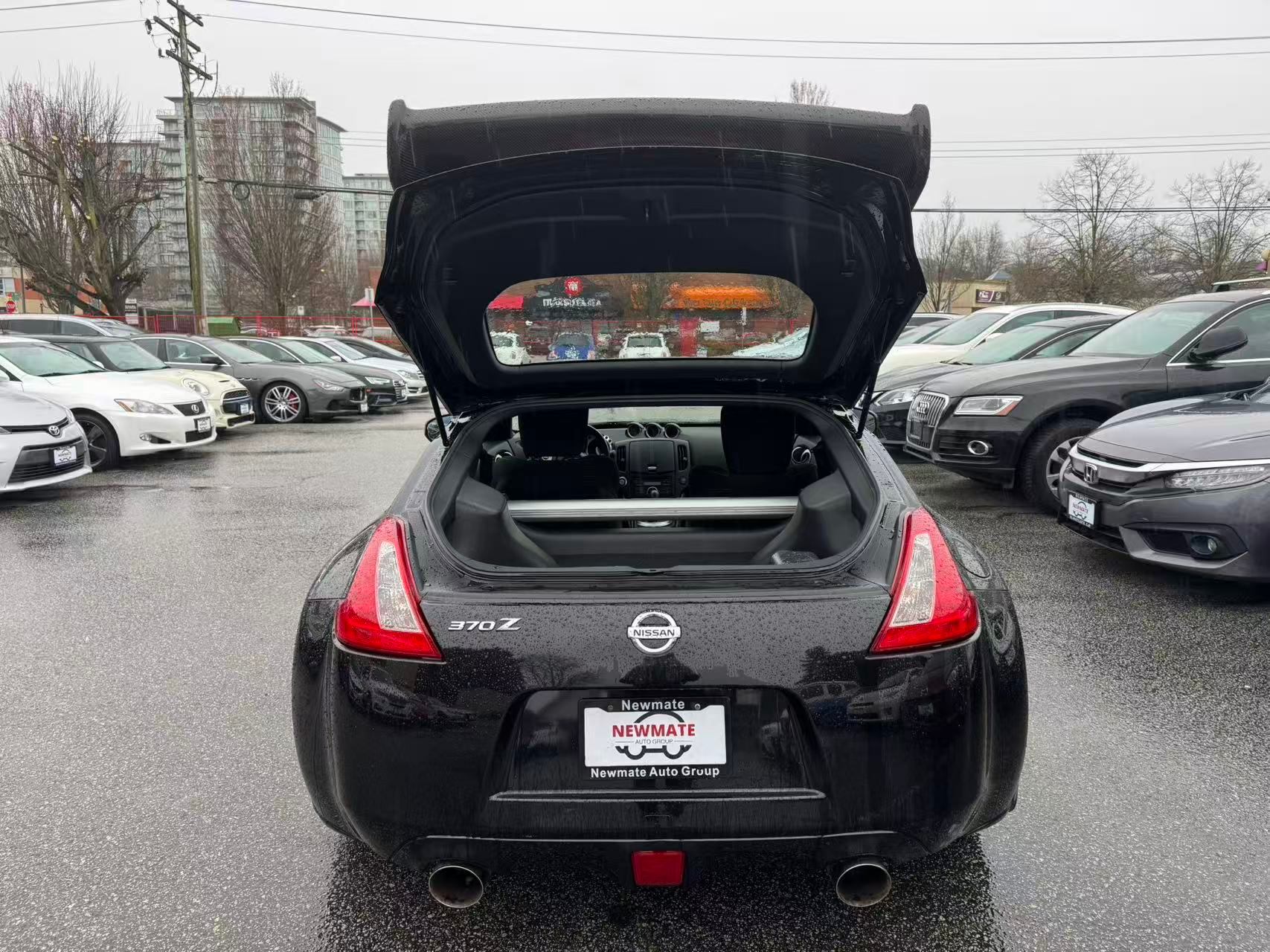 2014 Nissan 370Z *REBUILT TITLE*. LOW ON MILEAGE., 温哥华, 全款车
