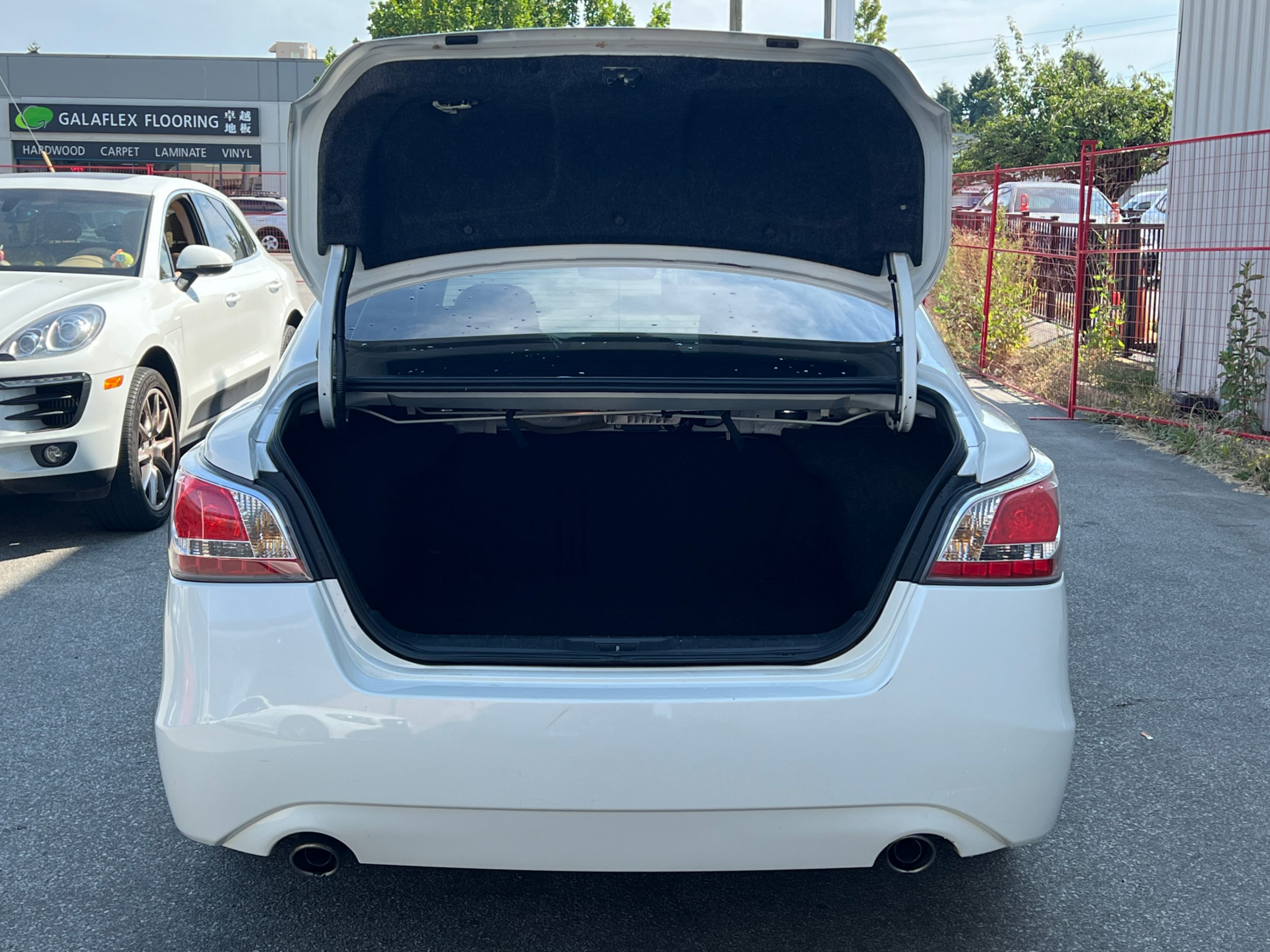 2014 Nissan Altima 4dr Sdn SL. BC LOCAL VEHICLE. FULL SERVICED., 温哥华, 全款车