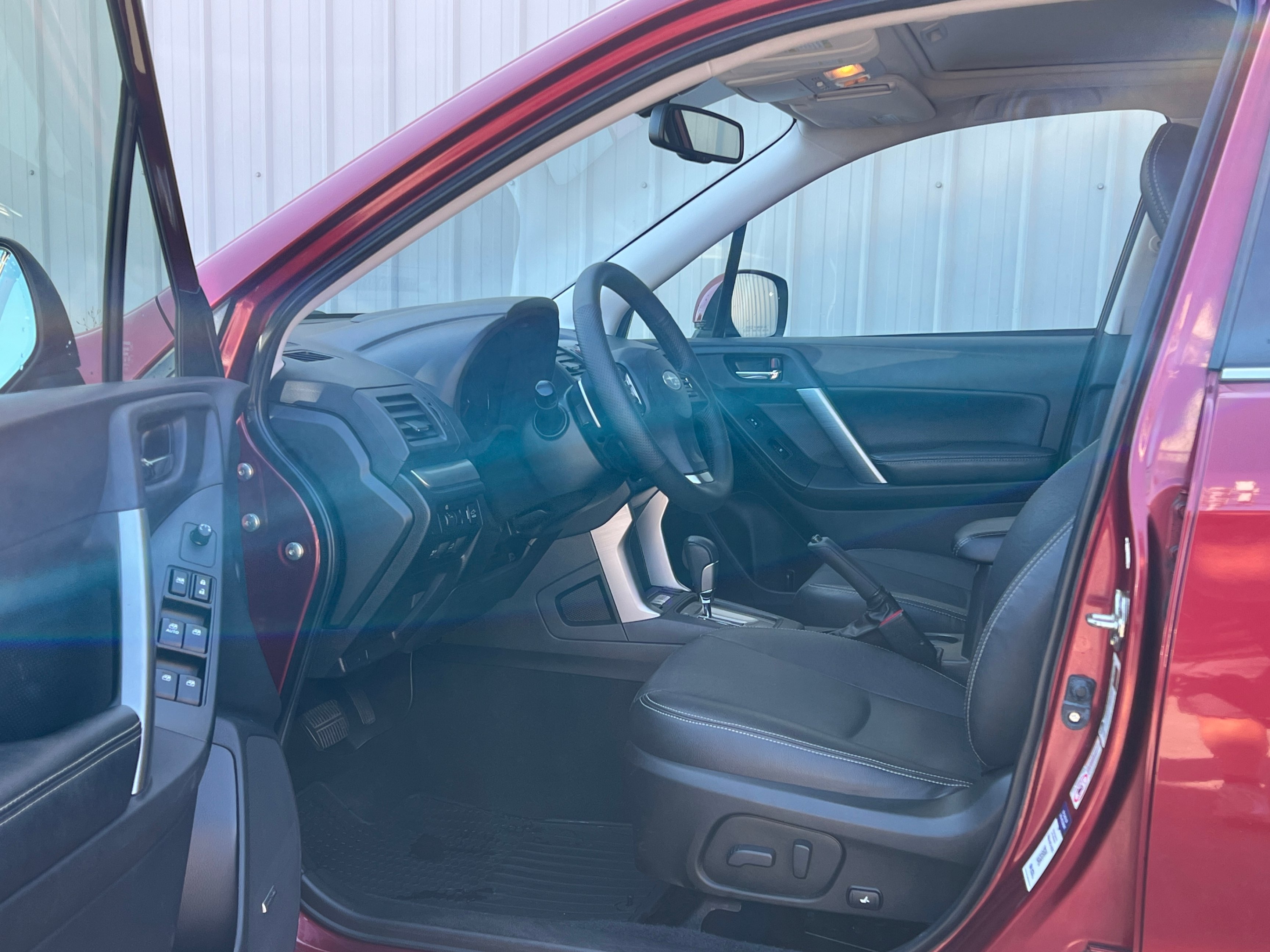 2014 Subaru Forester 5dr Wgn Auto 2.5i Touring. NO ACCIDENTS. FULL SERVICED., Vancouver, Cash