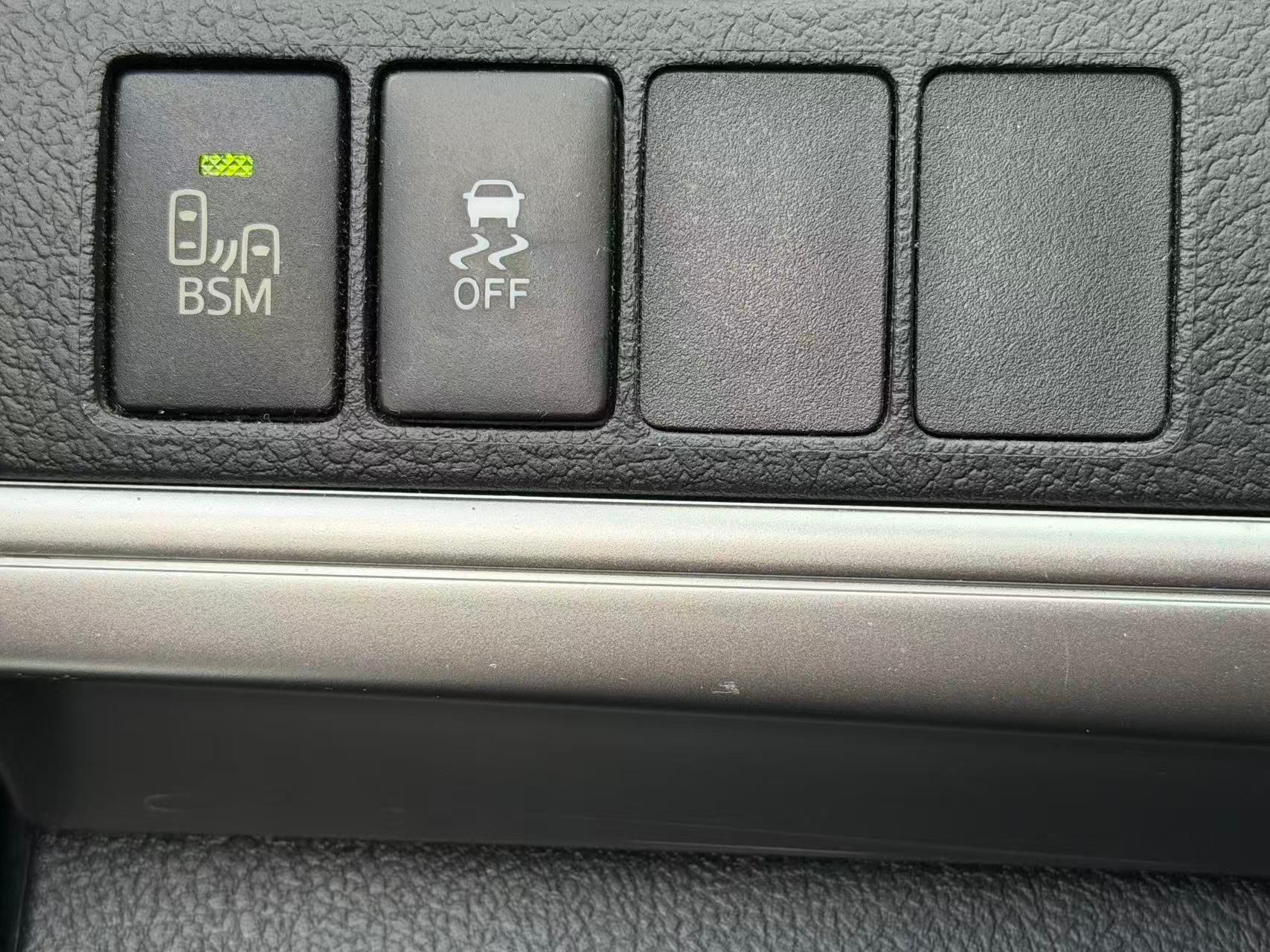 2014 Toyota Camry V6 SE. LOCAL BC VEHICLE., Vancouver, Cash