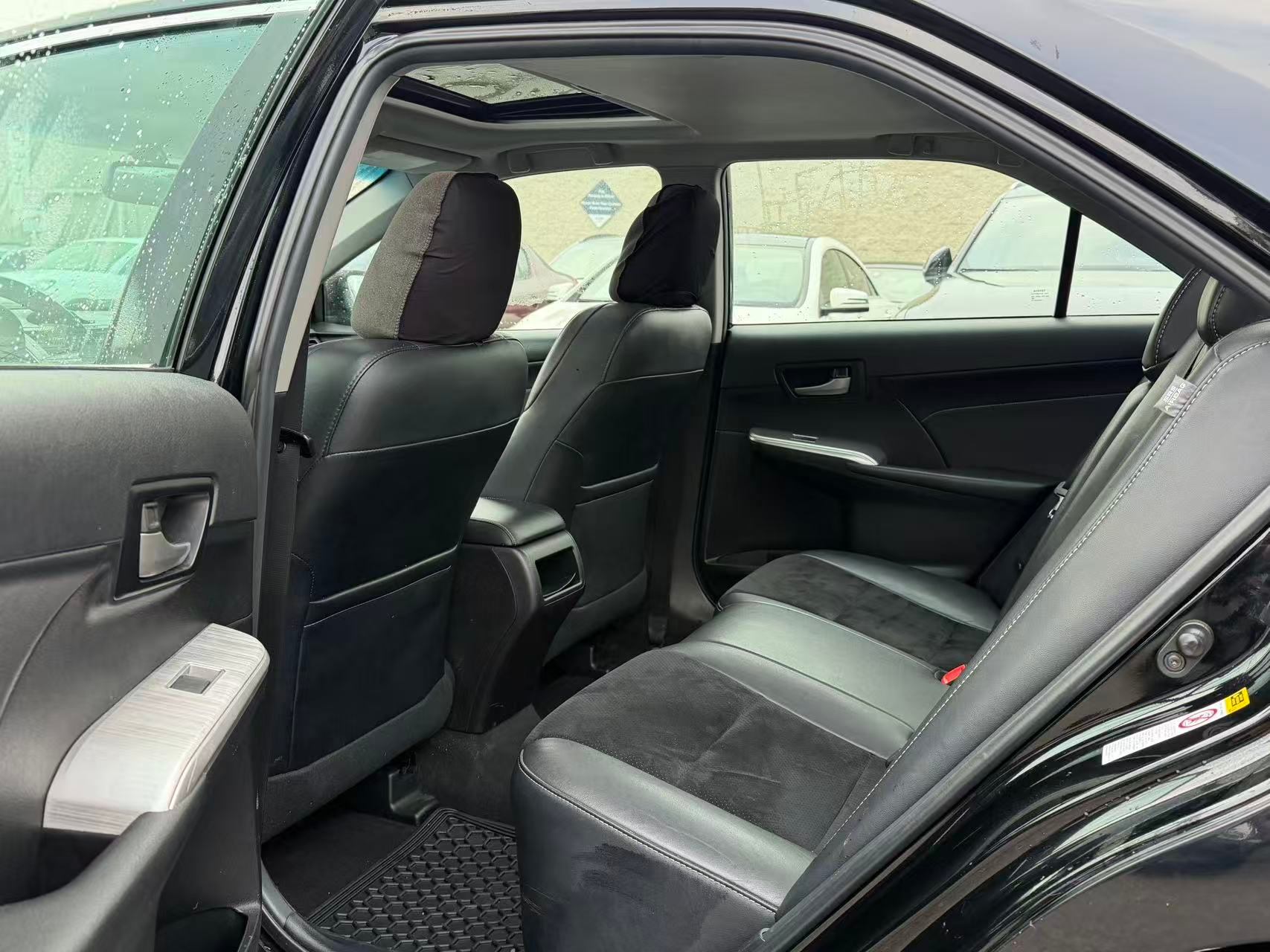 2014 Toyota Camry V6 SE. LOCAL BC VEHICLE., Vancouver, Cash