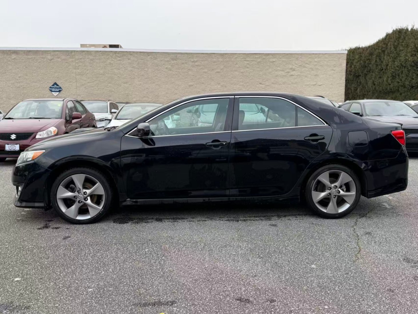 2014 Toyota Camry V6 SE. LOCAL BC VEHICLE., Vancouver, Cash