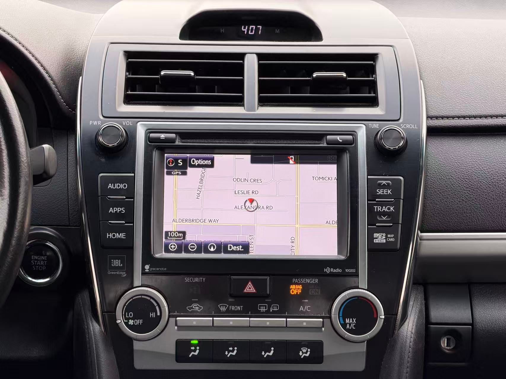 2014 Toyota Camry V6 SE. LOCAL BC VEHICLE., Vancouver, Cash