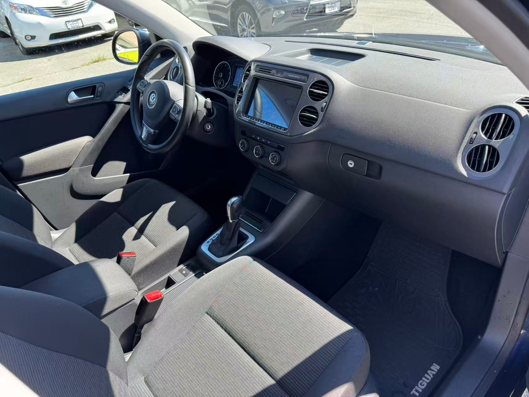 2014 Volkswagen Tiguan 4MOTION 4dr Auto Trendline, Vancouver, Cash
