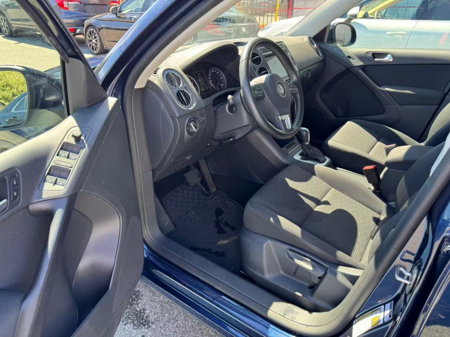 2014 Volkswagen Tiguan 4MOTION 4dr Auto Trendline, Vancouver, Cash