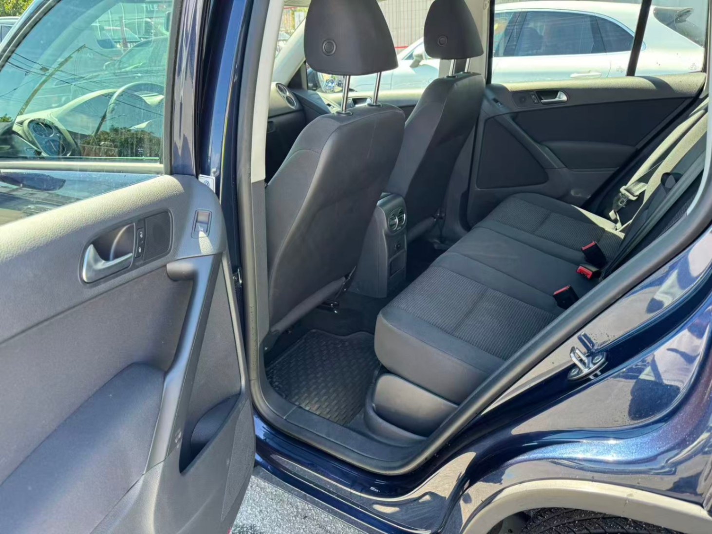 2014 Volkswagen Tiguan 4MOTION 4dr Auto Trendline, Vancouver, Cash
