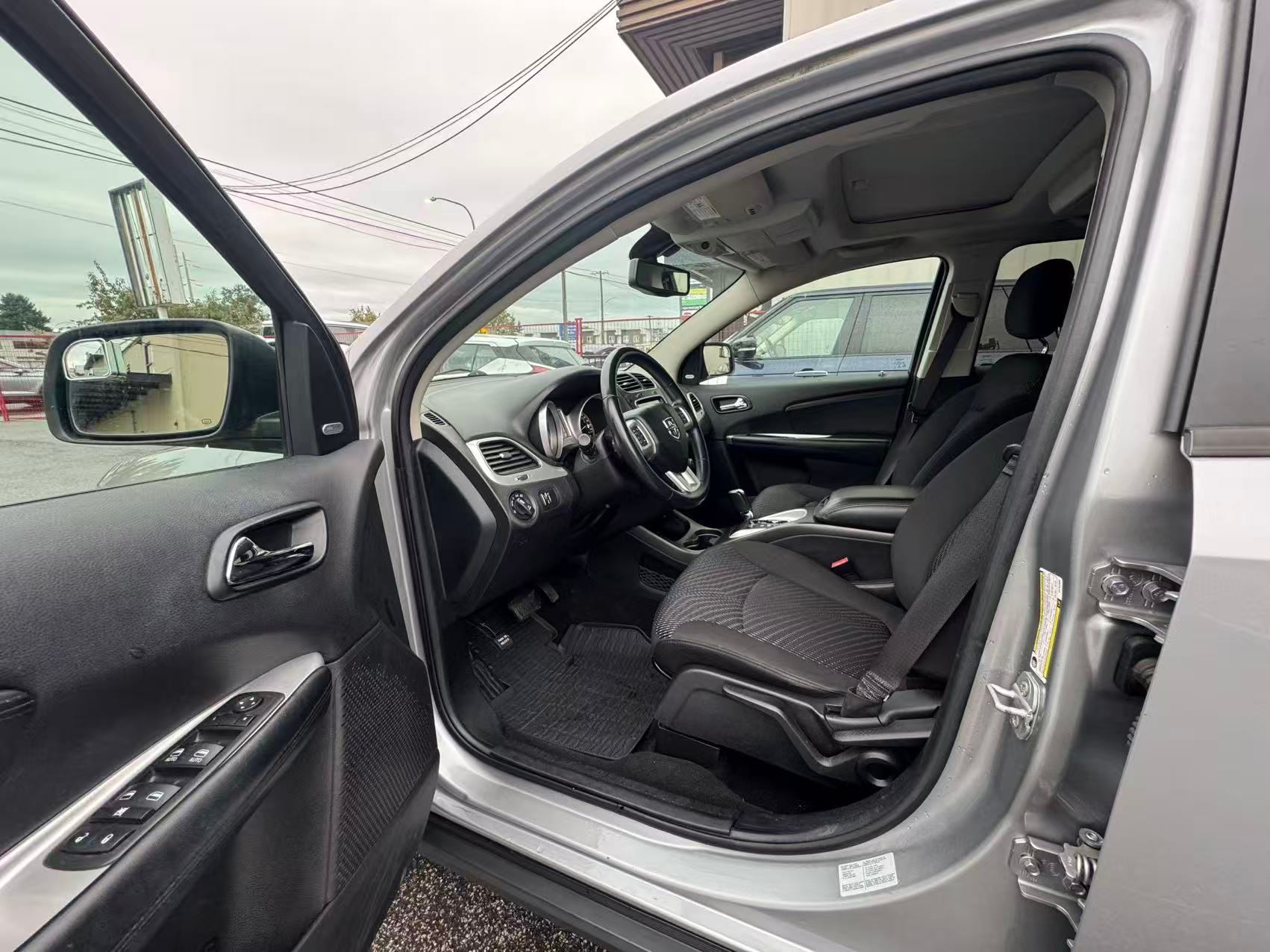 2015 Dodge Journey FWD 4dr SXT. LOCAL BC VEHICLE, Vancouver, Cash