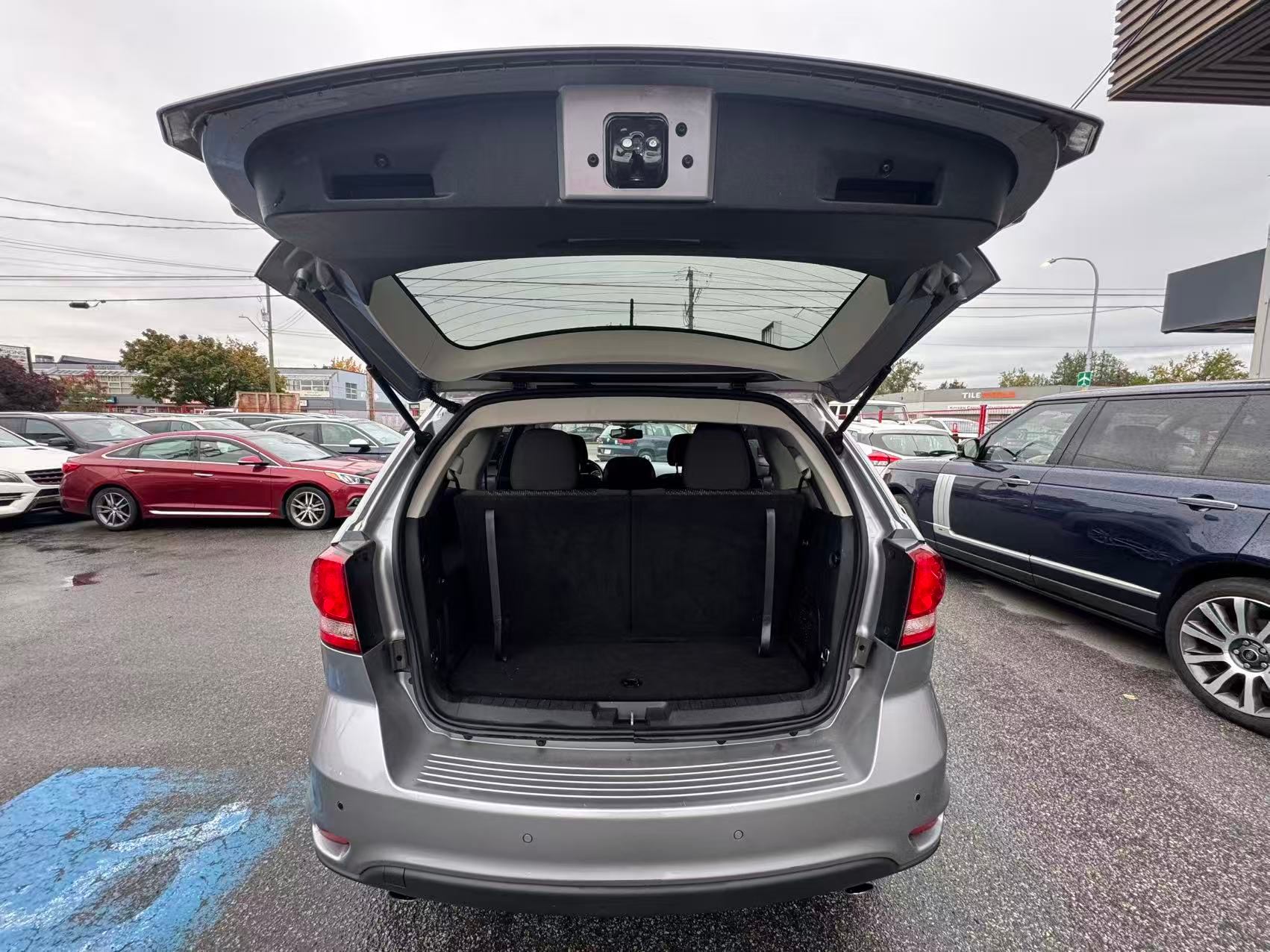 2015 Dodge Journey FWD 4dr SXT. LOCAL BC VEHICLE, Vancouver, Cash