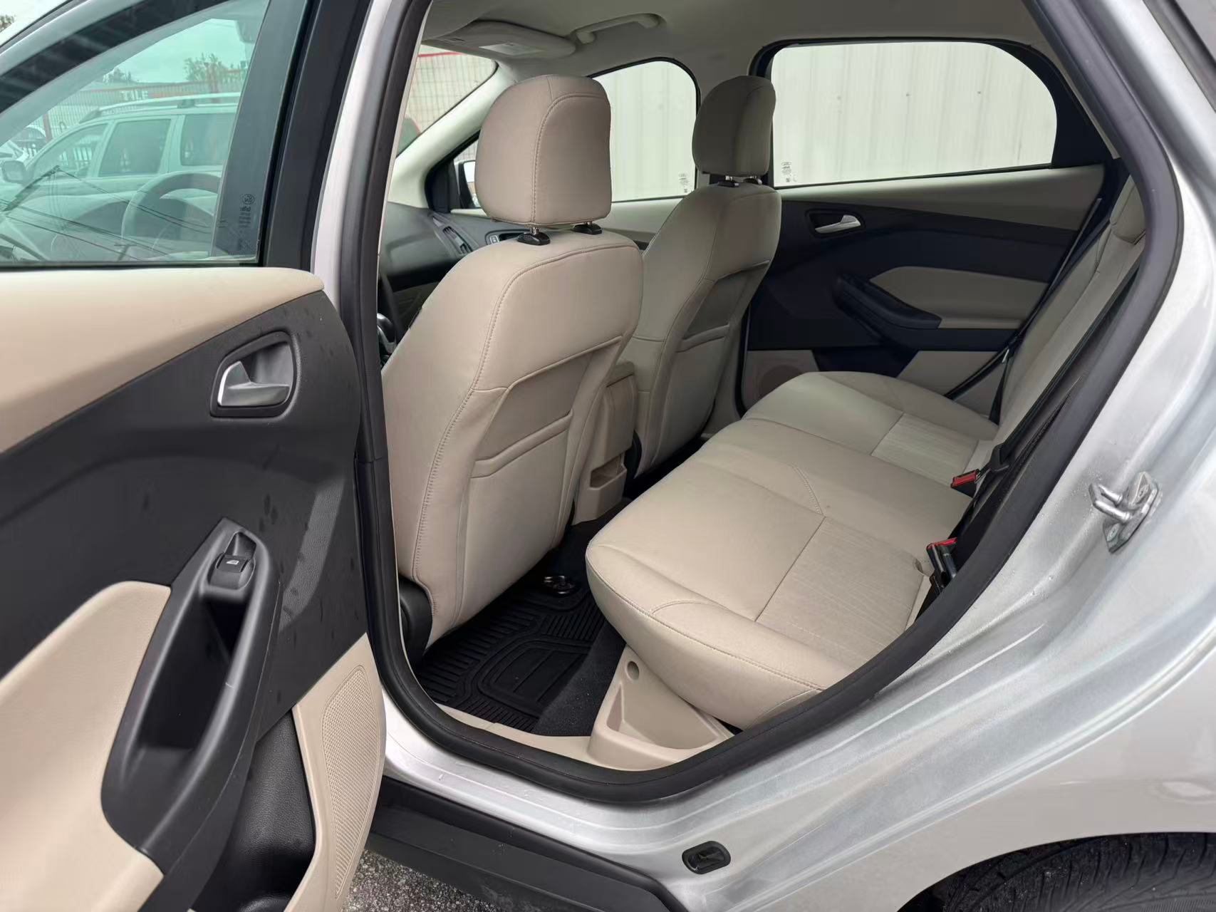 2015 Ford Focus 5dr HB SE, 温哥华, 全款车