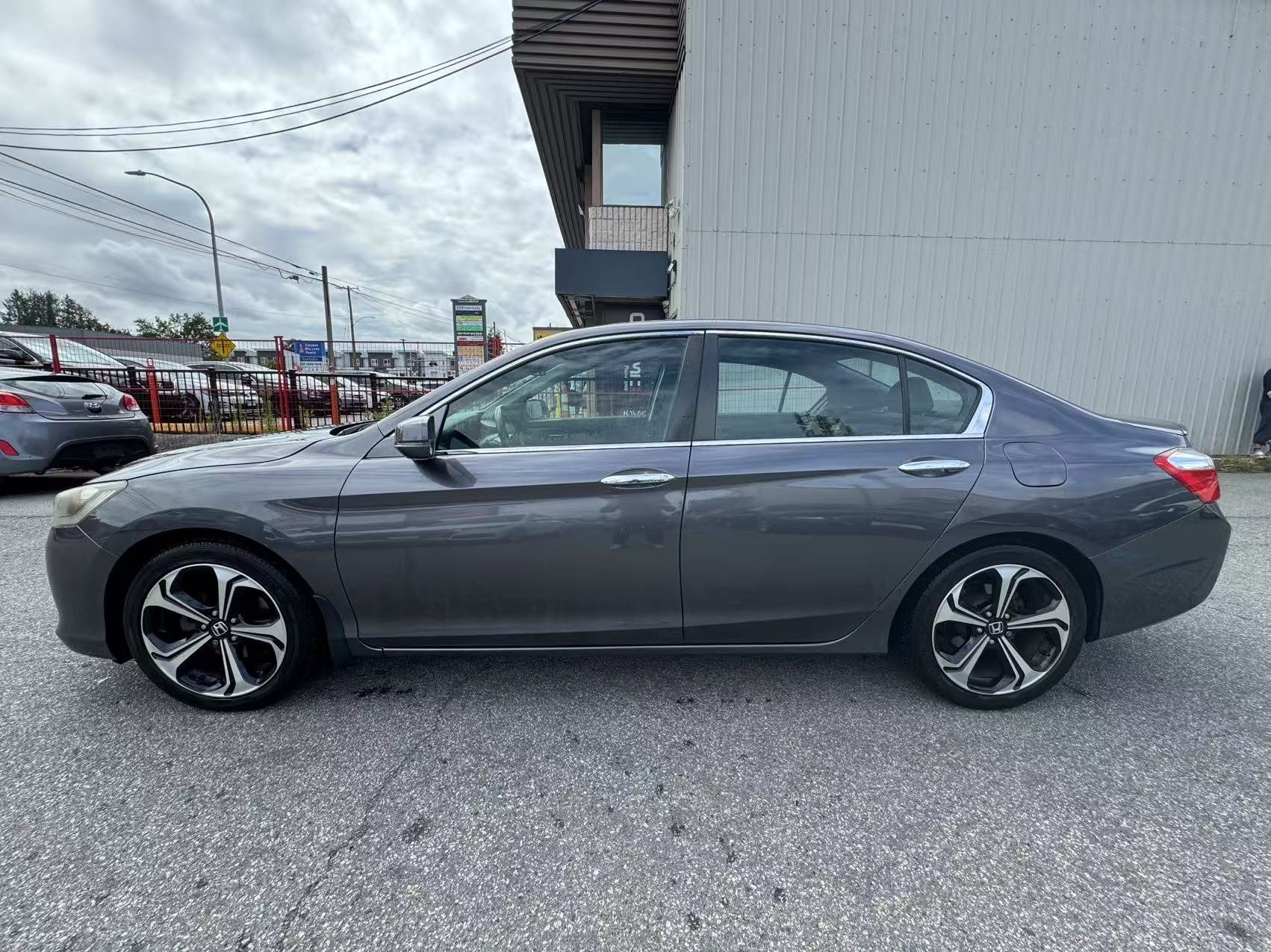 2015 Honda Accord 4dr I4 CVT. ONE OWNER. FULL SERVICE RECORD., Vancouver, Cash