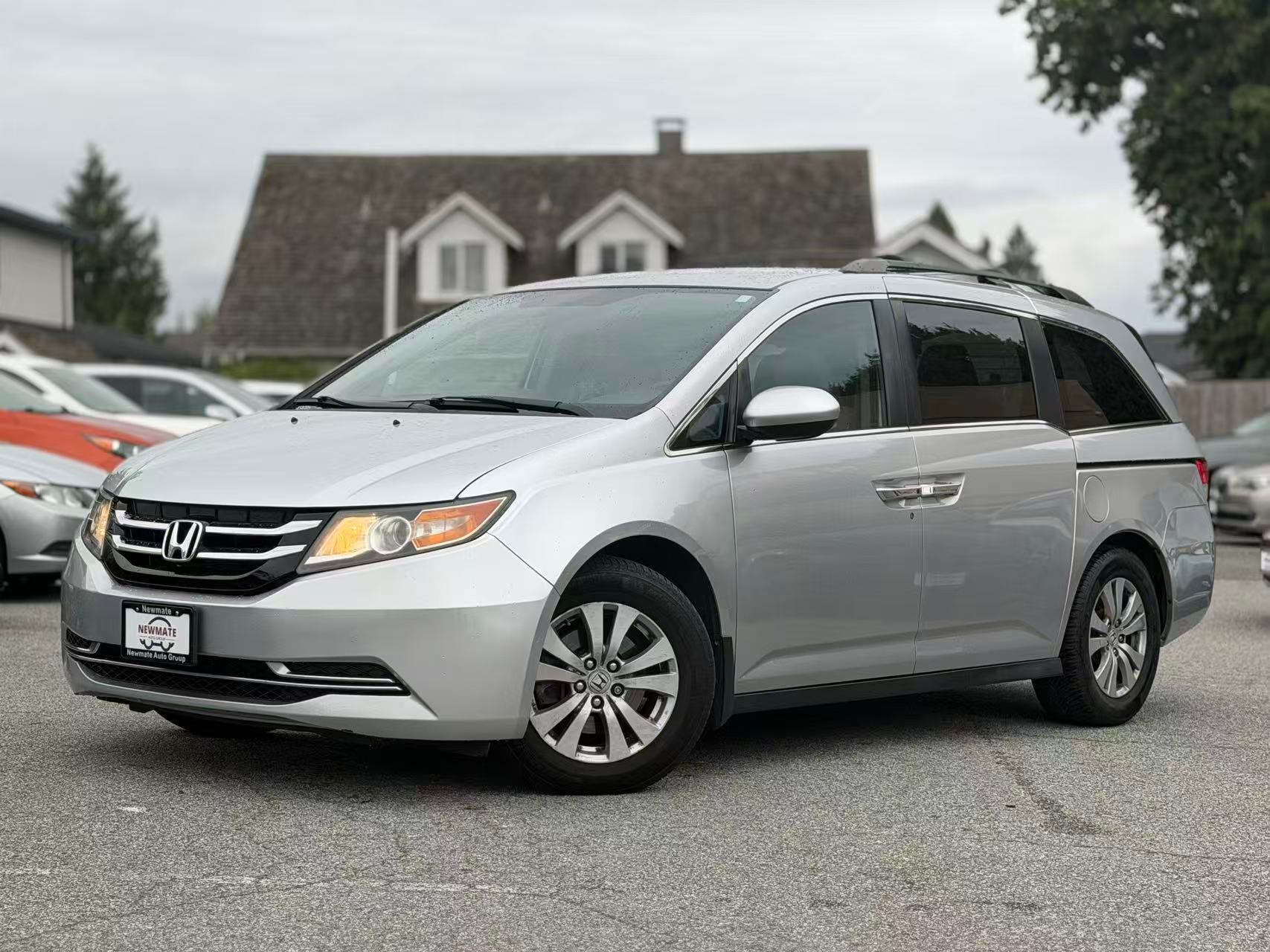 Silver 2015 Honda Odyssey Minivan Front-Wheel Drive Automatic
