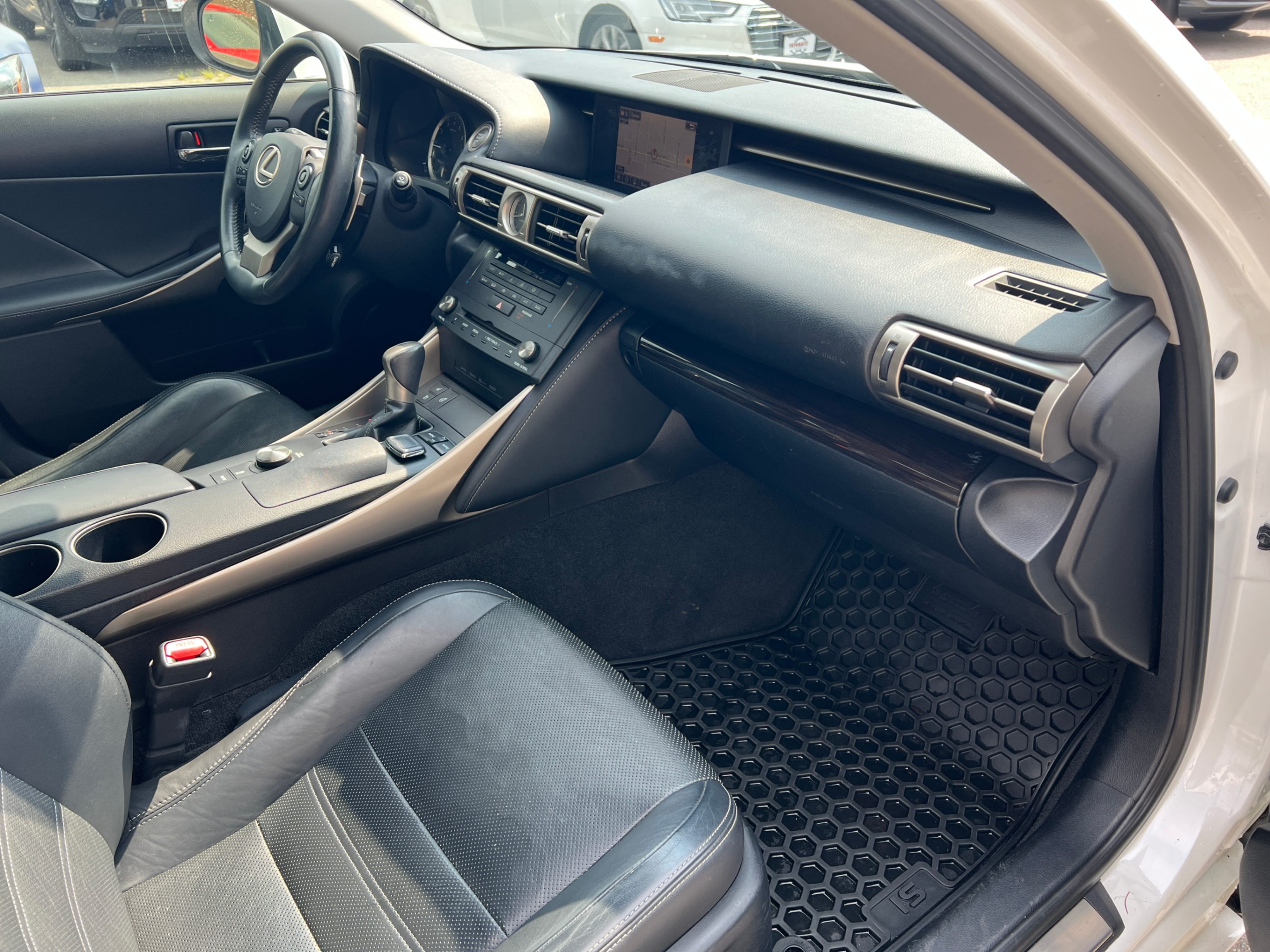 2015 Lexus IS 250 4dr Sdn AWD. BC LOCAL VEHICLE. LUXURY PACKAGE., Vancouver, Cash
