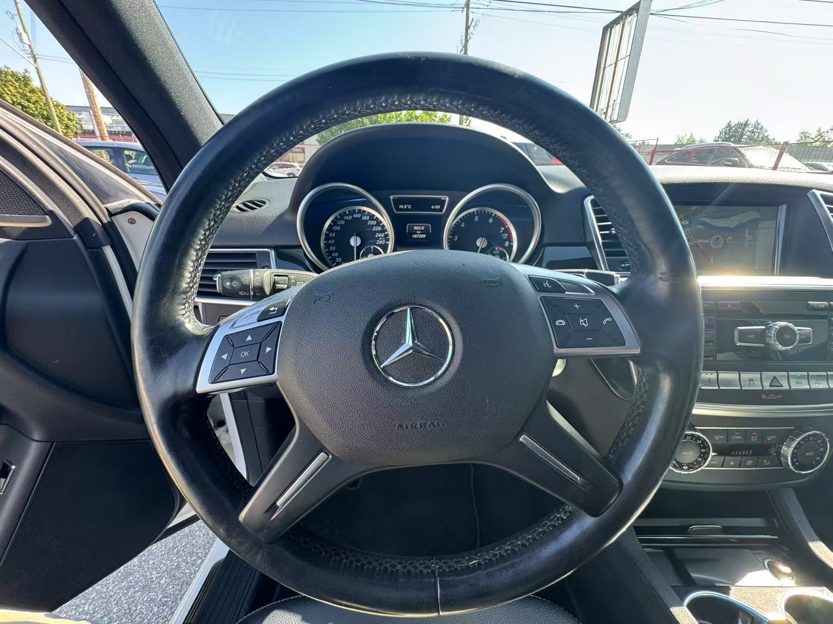 2015 Mercedes-Benz M-Class 4MATIC 4dr ML 400. AMG PACKAGE. BC LOCAL VEHICLE., Vancouver, Cash