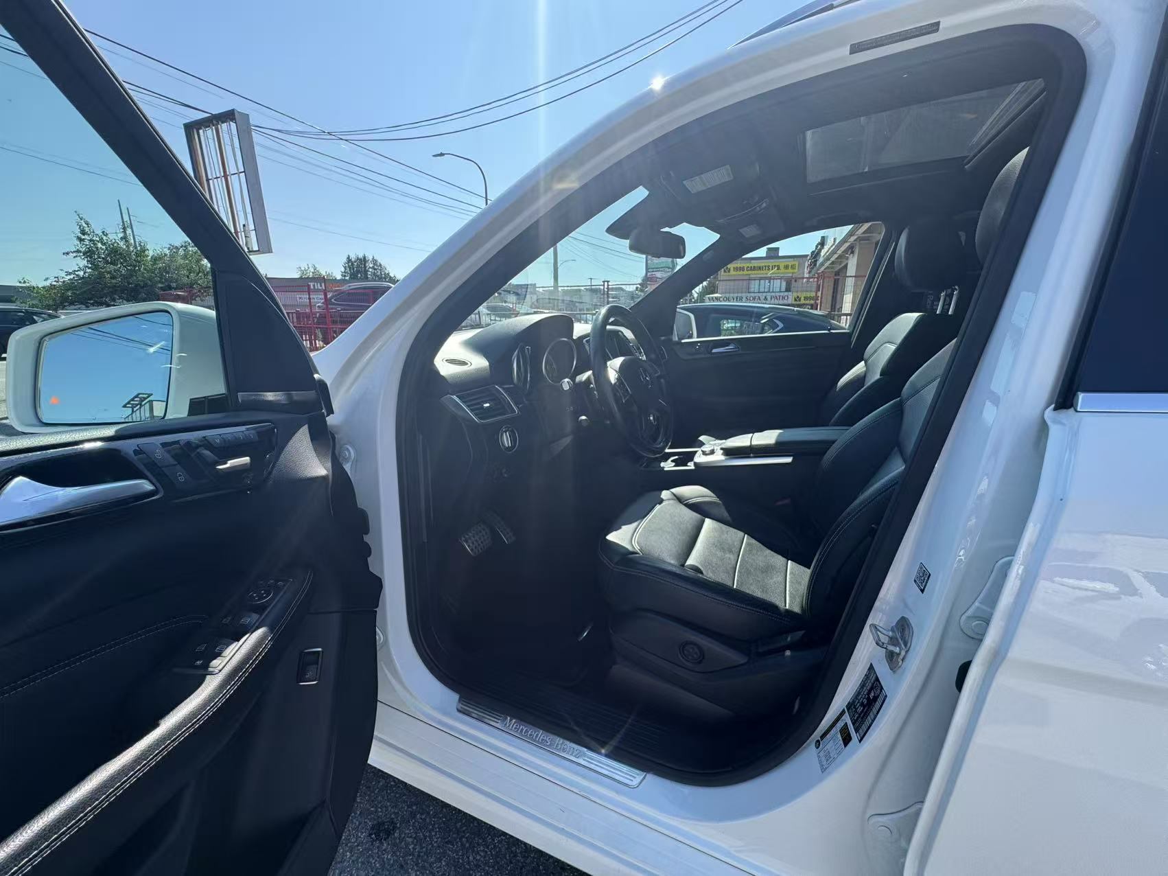 2015 Mercedes-Benz M-Class 4MATIC 4dr ML 400. AMG PACKAGE. BC LOCAL VEHICLE., Vancouver, Cash