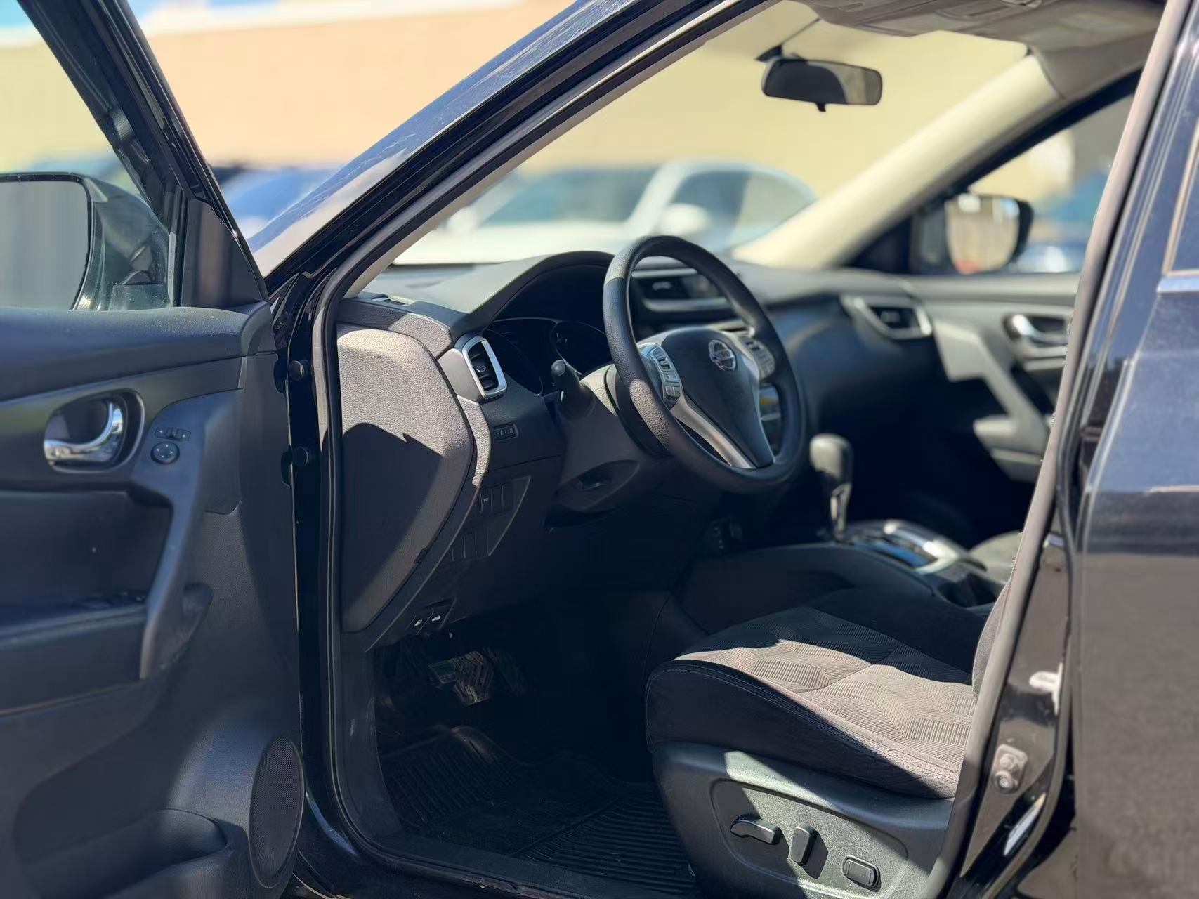 2015 Nissan Rogue SV. LOCAL BC VEHICLE., 温哥华, 全款车