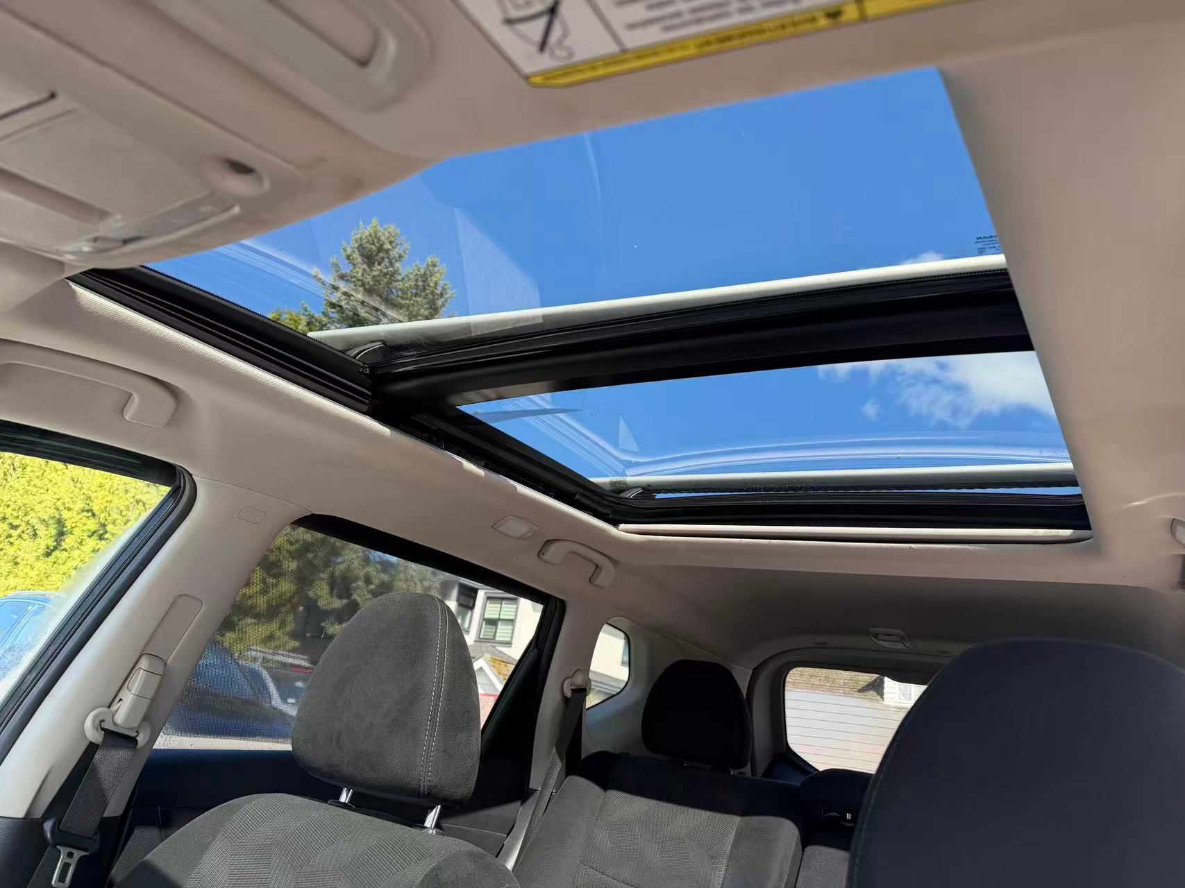 2015 Nissan Rogue SV. LOCAL BC VEHICLE., 温哥华, 全款车