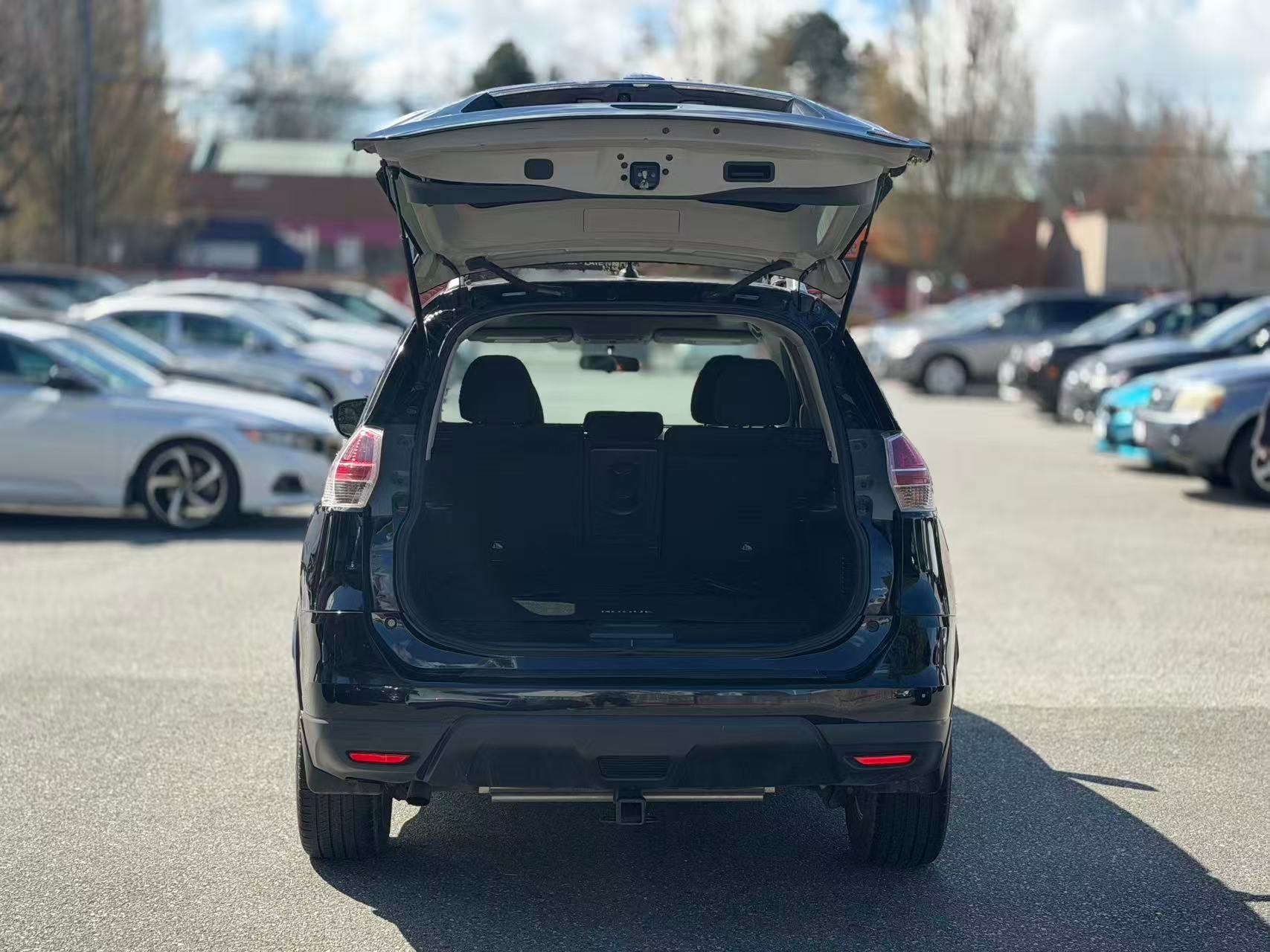 2015 Nissan Rogue SV. LOCAL BC VEHICLE., 温哥华, 全款车