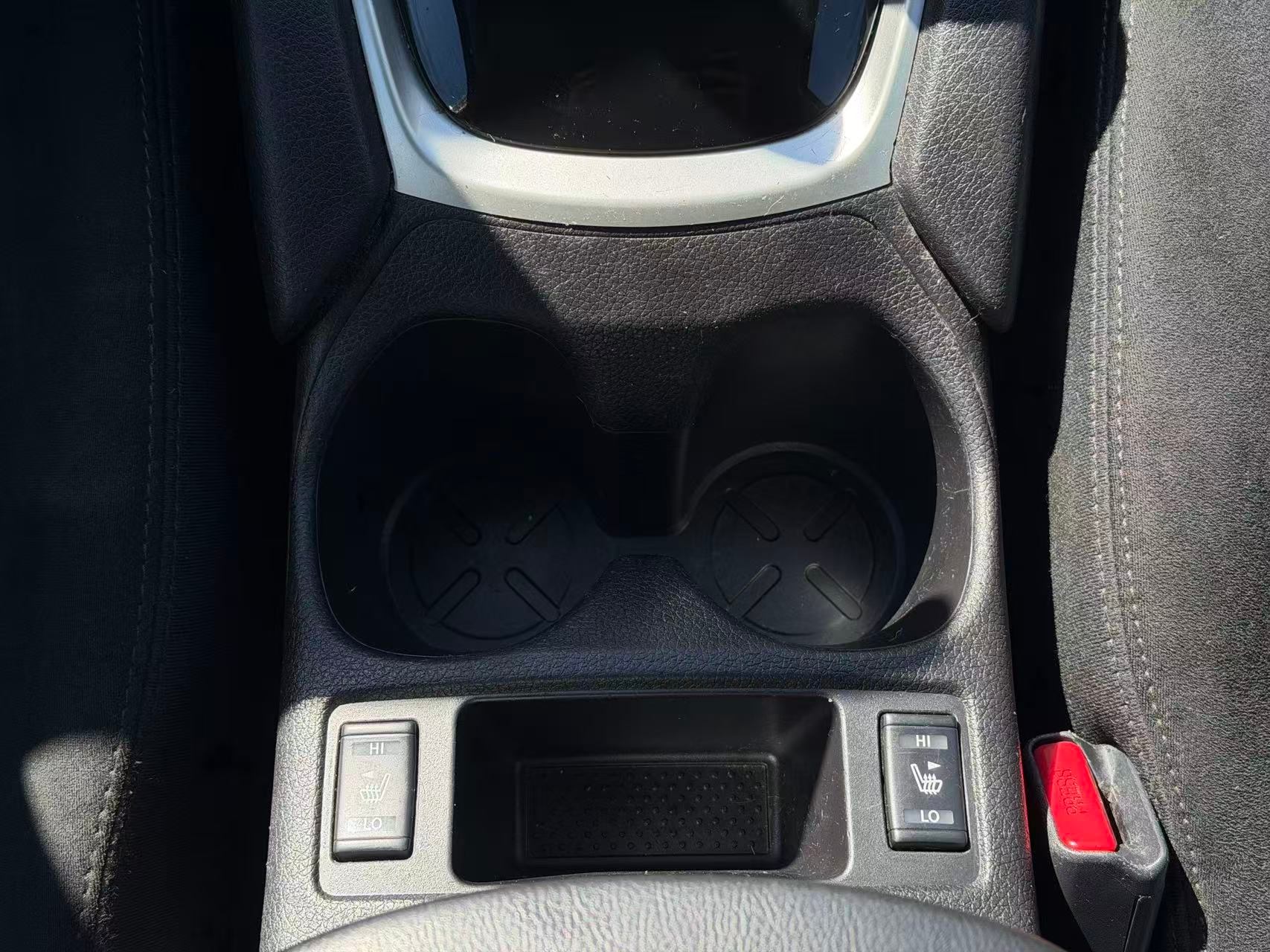 2015 Nissan Rogue SV. LOCAL BC VEHICLE., 温哥华, 全款车