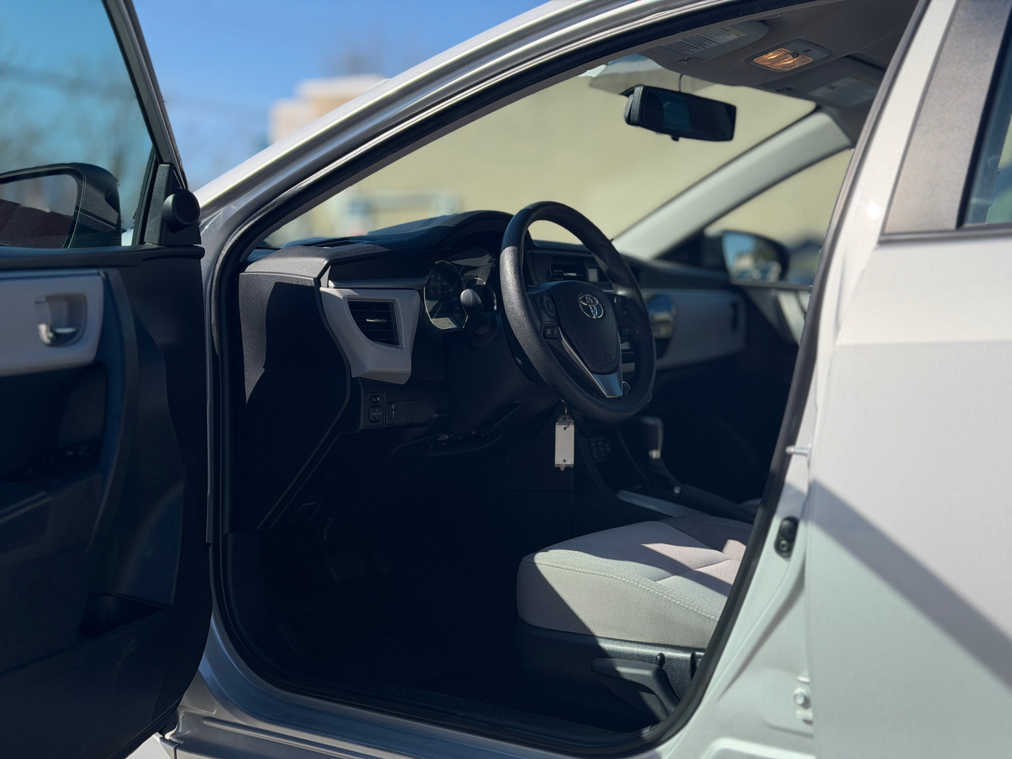 2015 Toyota Corolla LE. LOCAL BC VEHICLE. NO ACCIDENT. LOW KILOMETRES., 温哥华, 全款车
