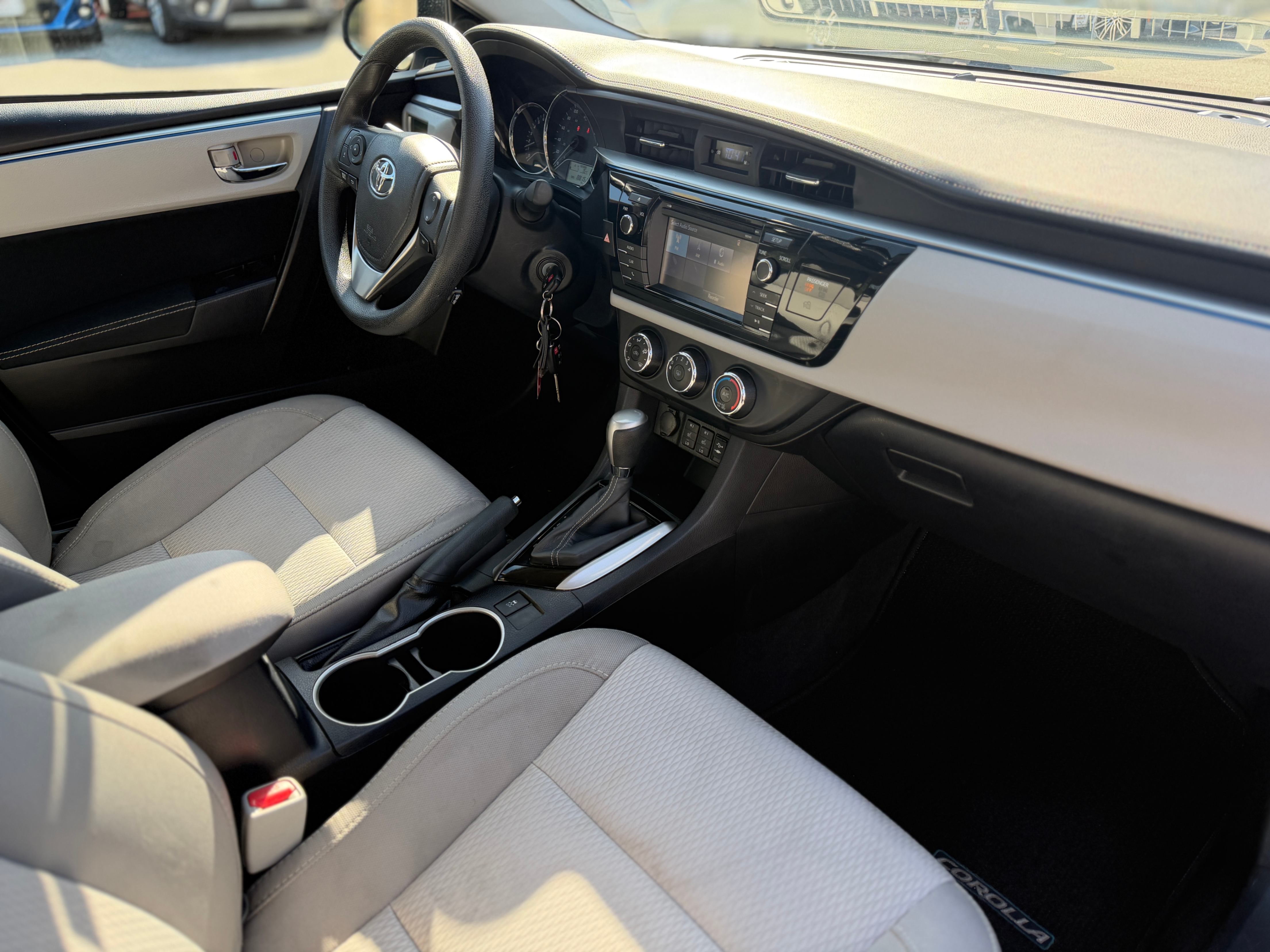 2015 Toyota Corolla LE. LOCAL BC VEHICLE. NO ACCIDENT. LOW KILOMETRES., 温哥华, 全款车