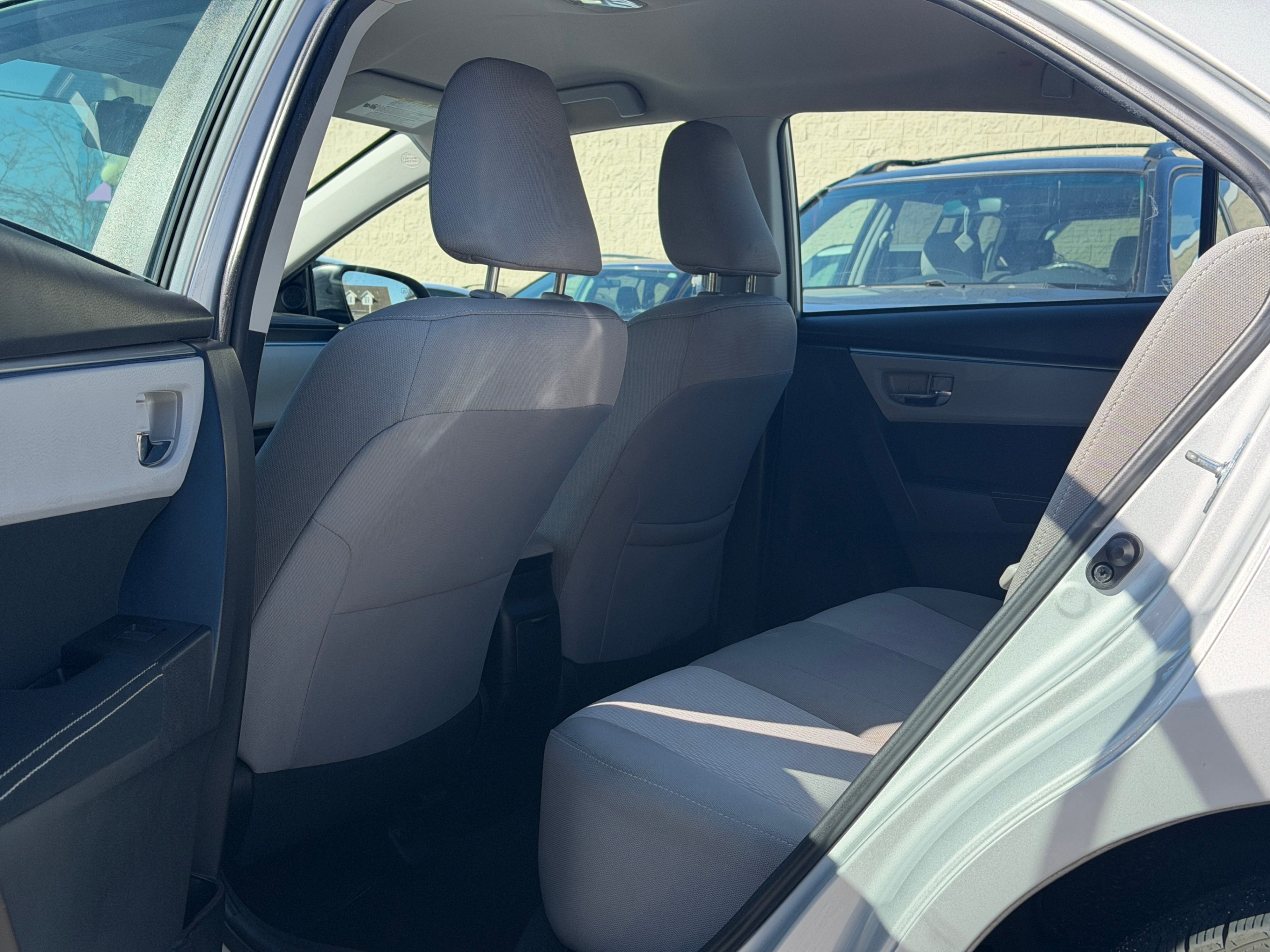 2015 Toyota Corolla LE. LOCAL BC VEHICLE. NO ACCIDENT. LOW KILOMETRES., 温哥华, 全款车