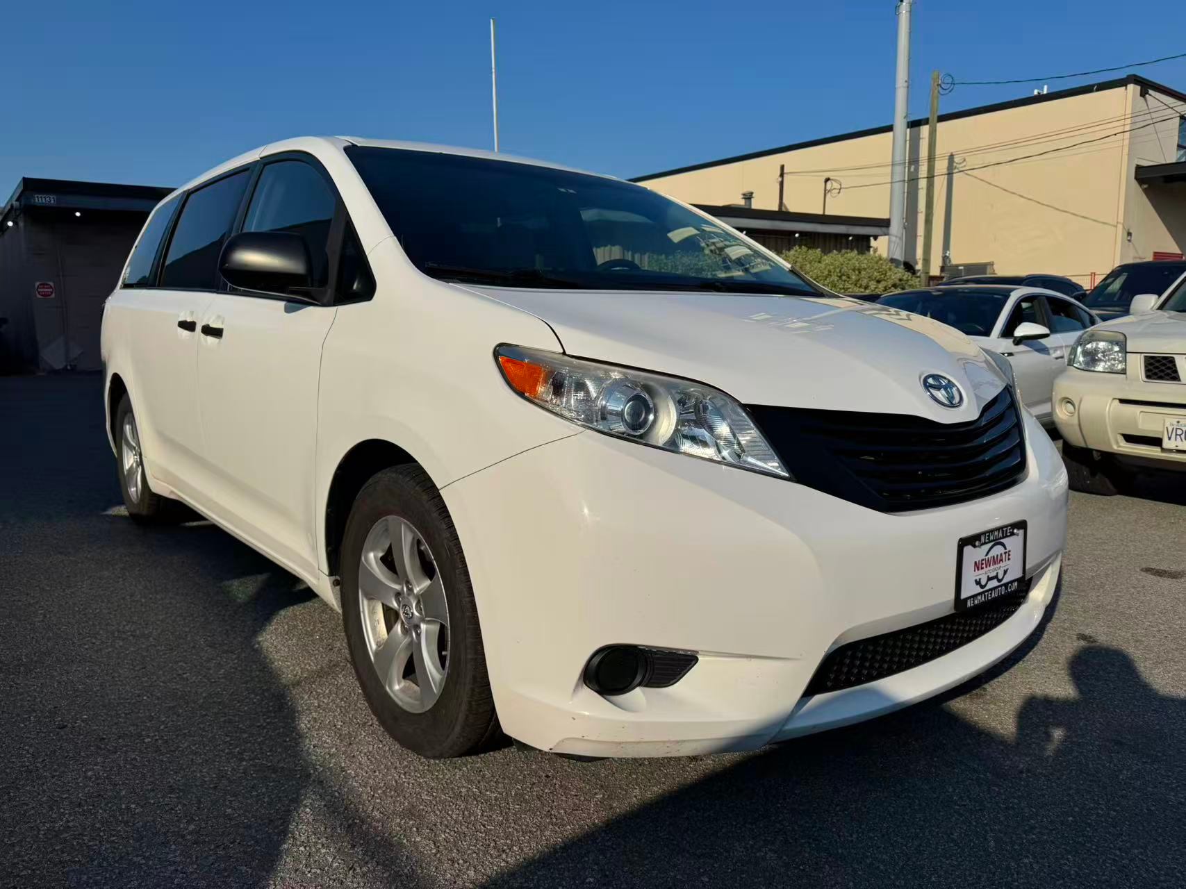 2015 Toyota Sienna 5dr 7-Pass FWD. NO ACCIDENTS. BC LOCAL VEHICLE., Vancouver, Cash