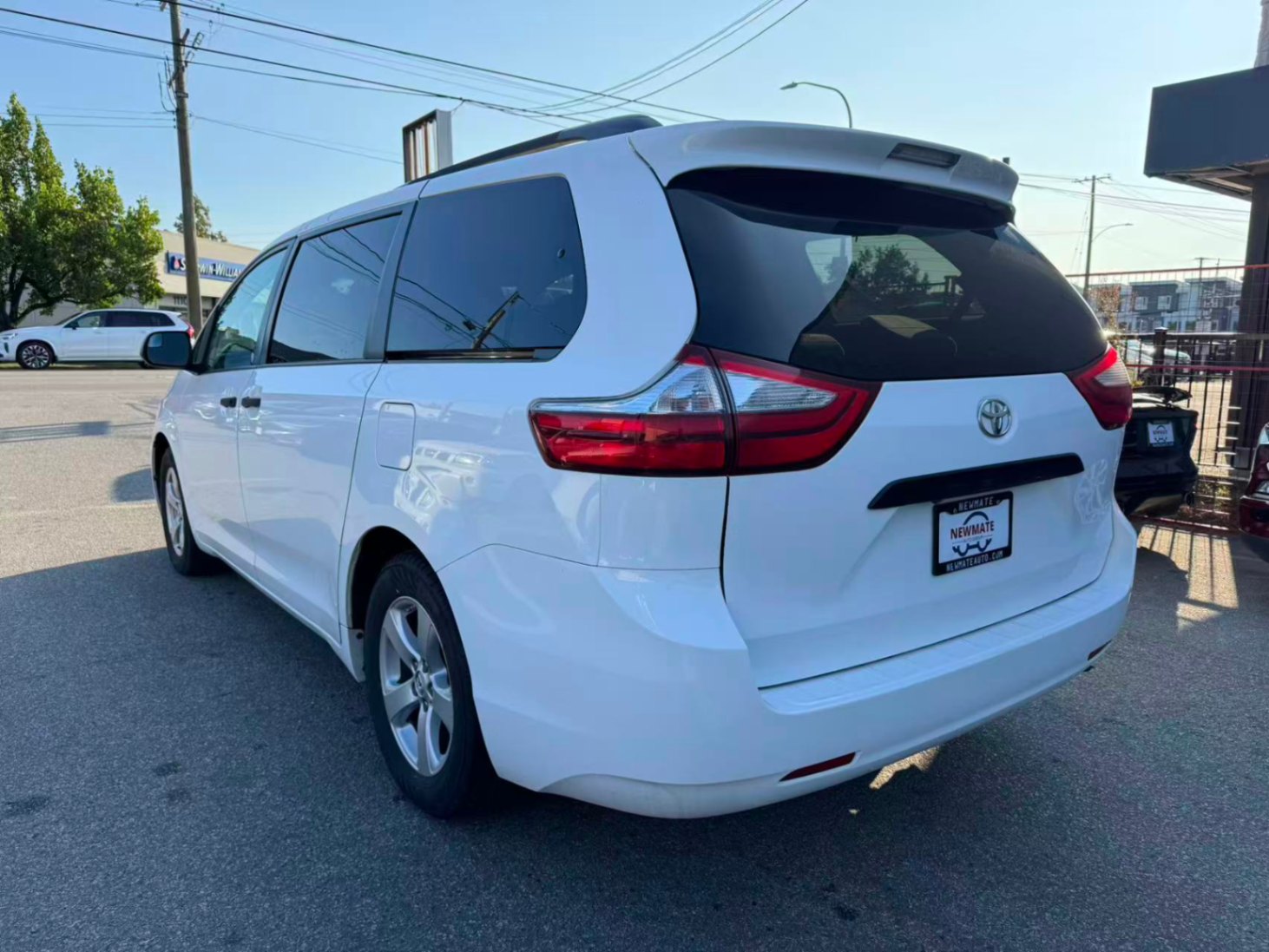 2015 Toyota Sienna 5dr 7-Pass FWD. NO ACCIDENTS. BC LOCAL VEHICLE., Vancouver, Cash