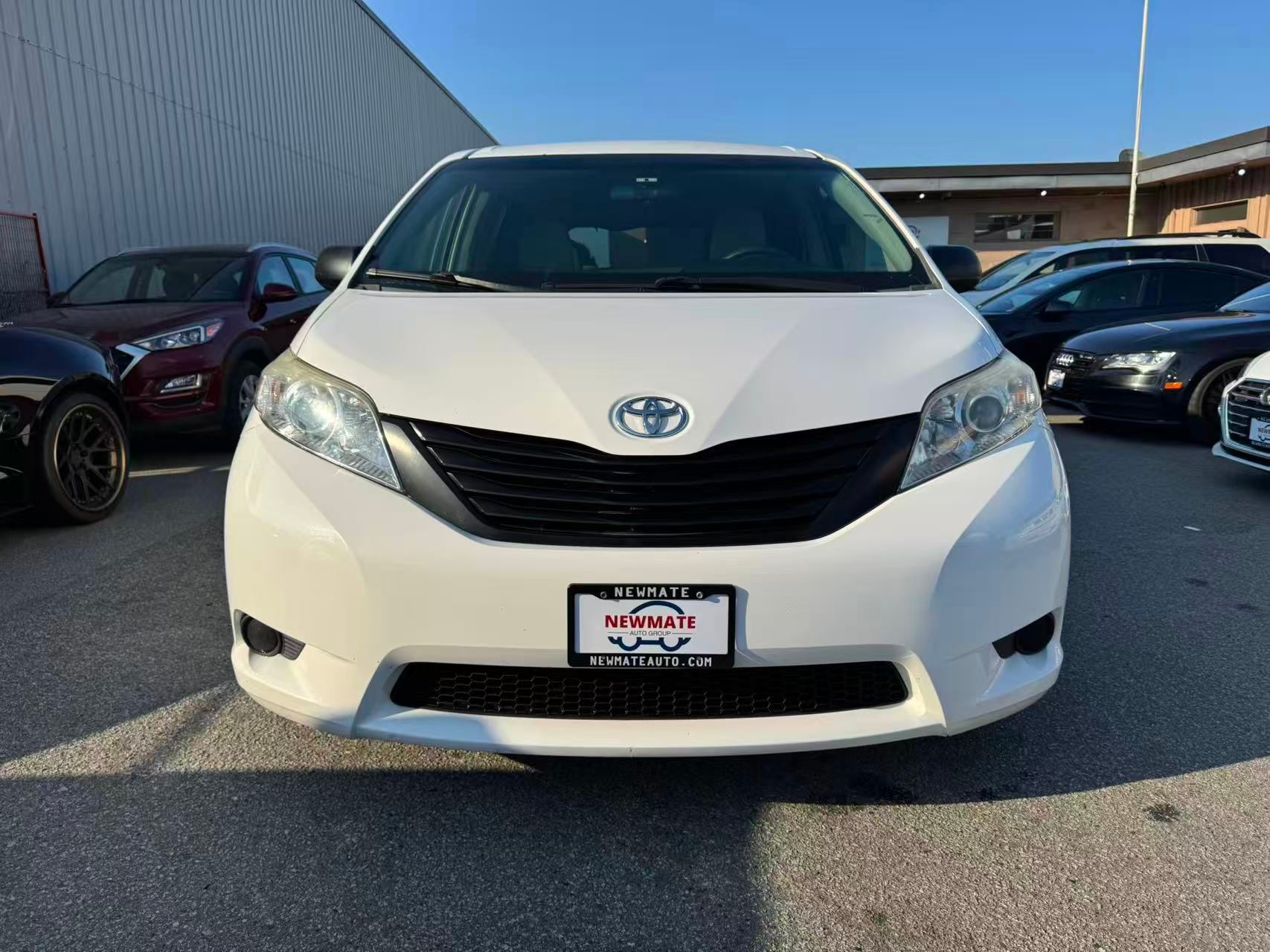 2015 Toyota Sienna 5dr 7-Pass FWD. NO ACCIDENTS. BC LOCAL VEHICLE., Vancouver, Cash