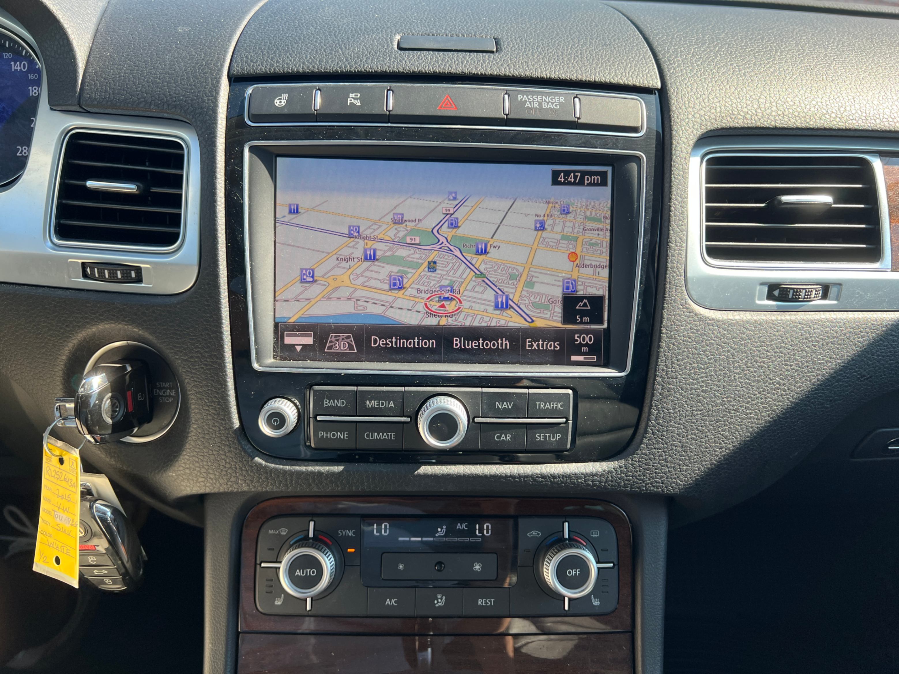 2015 Volkswagen Touareg 4dr V6 Comfortline. BC LOCAL VEHICLE. LOW MILEAGE., Vancouver, Cash