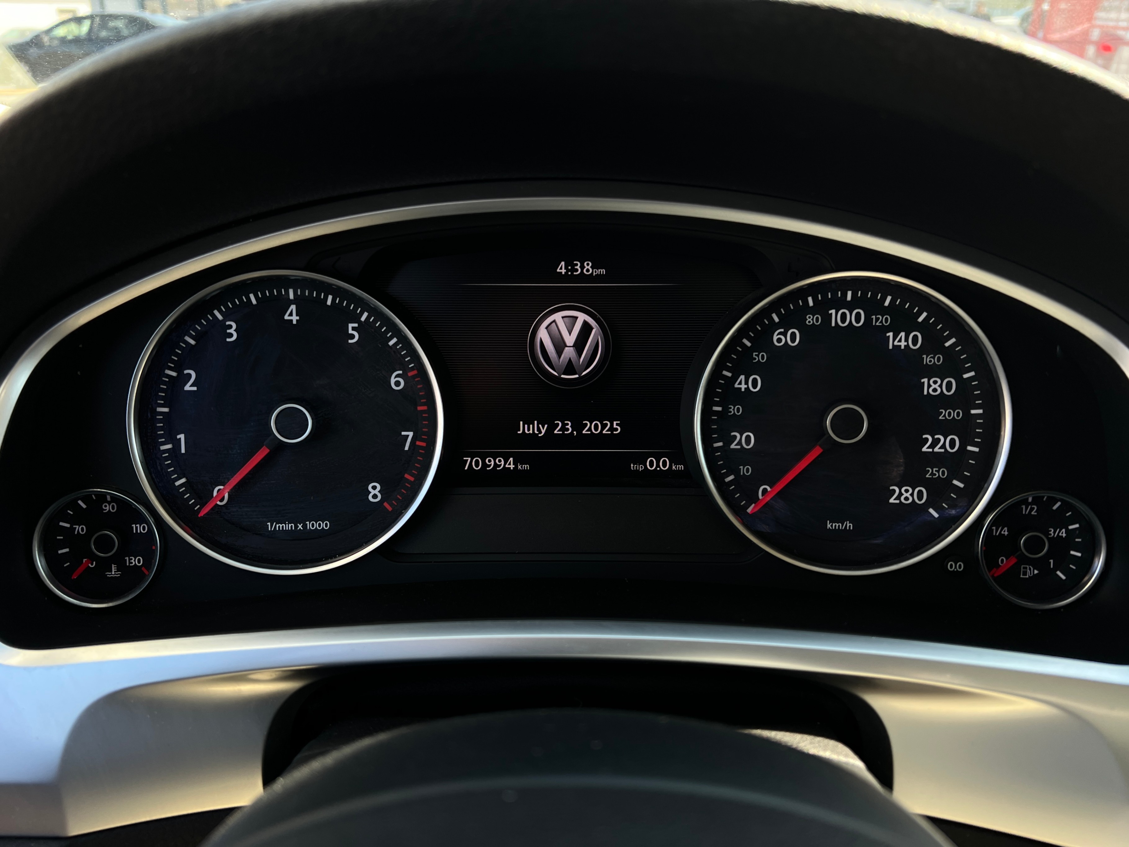 2015 Volkswagen Touareg 4dr V6 Comfortline. BC LOCAL VEHICLE. LOW MILEAGE., Vancouver, Cash