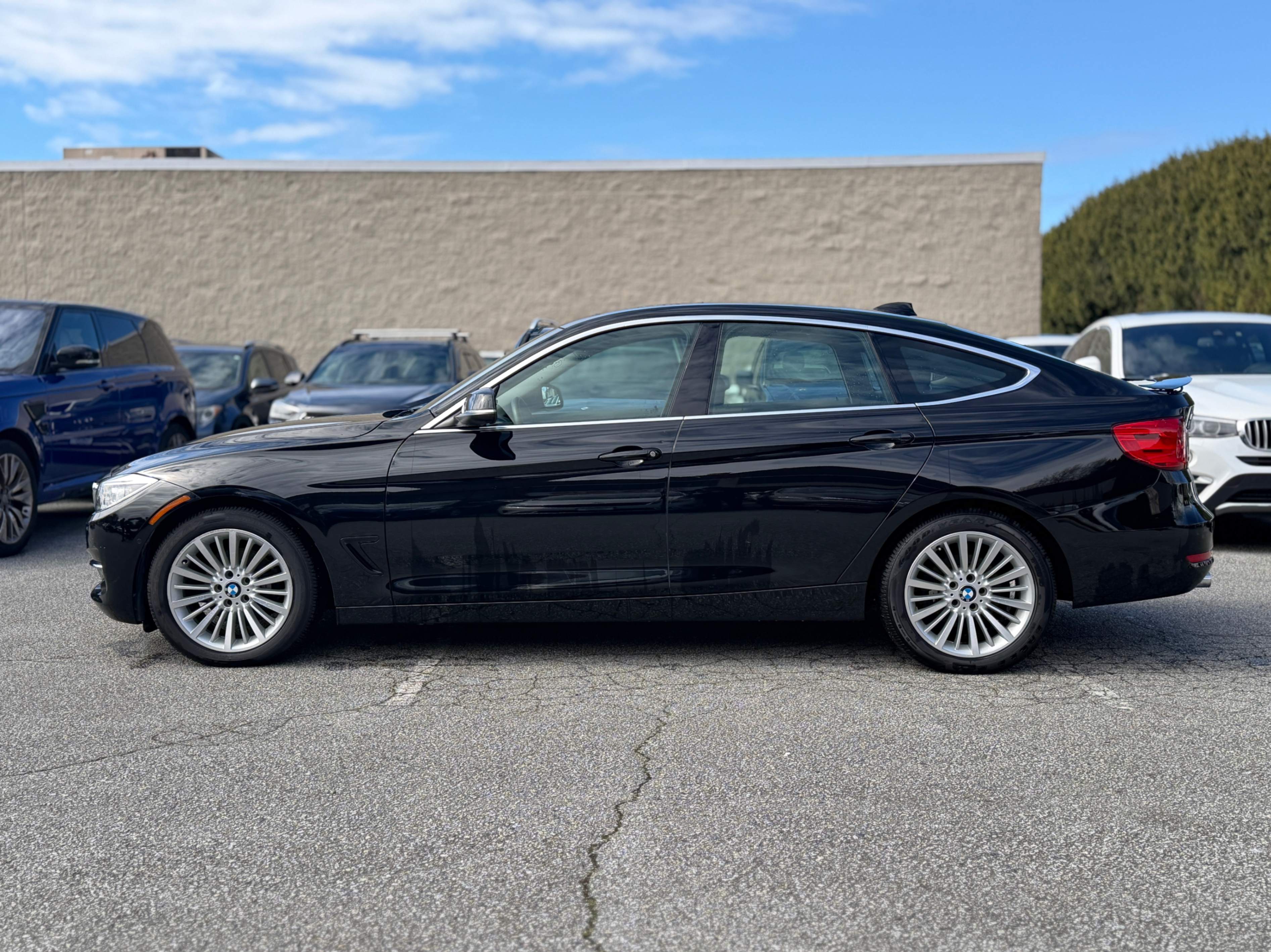 2016 BMW 3-Series 328i xDrive Gran Turismo. LOCAL BC VEHICLE. LOW ON MILEAGE., 温哥华, 全款车