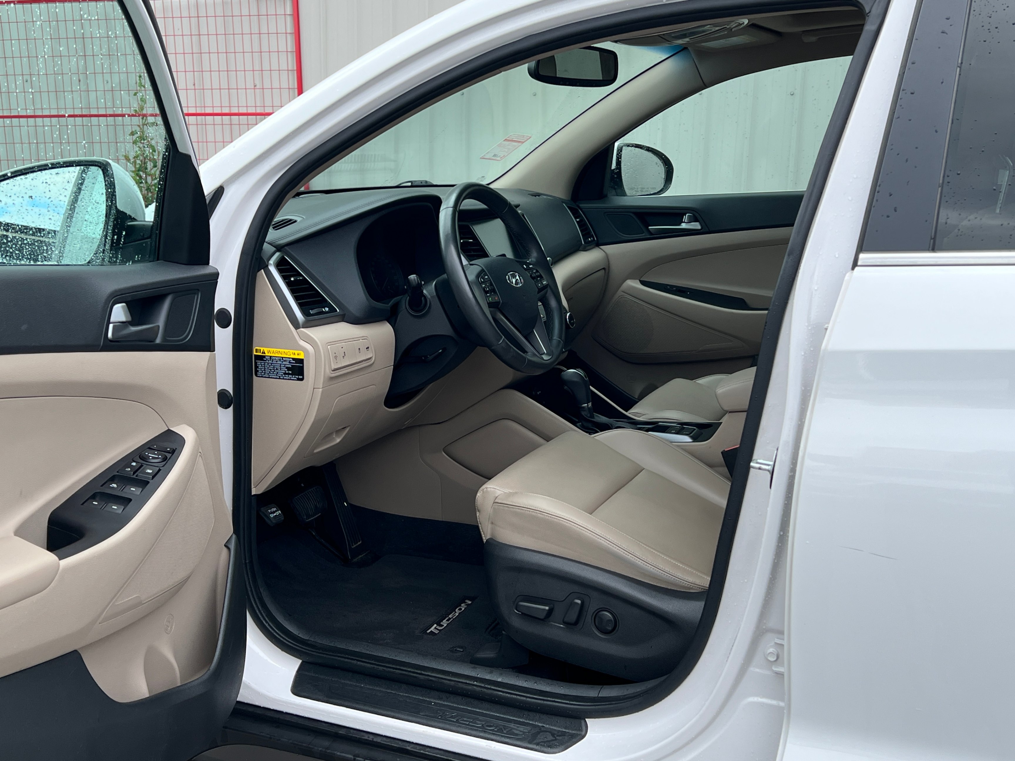 2016 Hyundai Tucson AWD 4dr 2.0L Luxury. BC LOCAL VEHICLE. FULL SERVICED., Vancouver, Cash