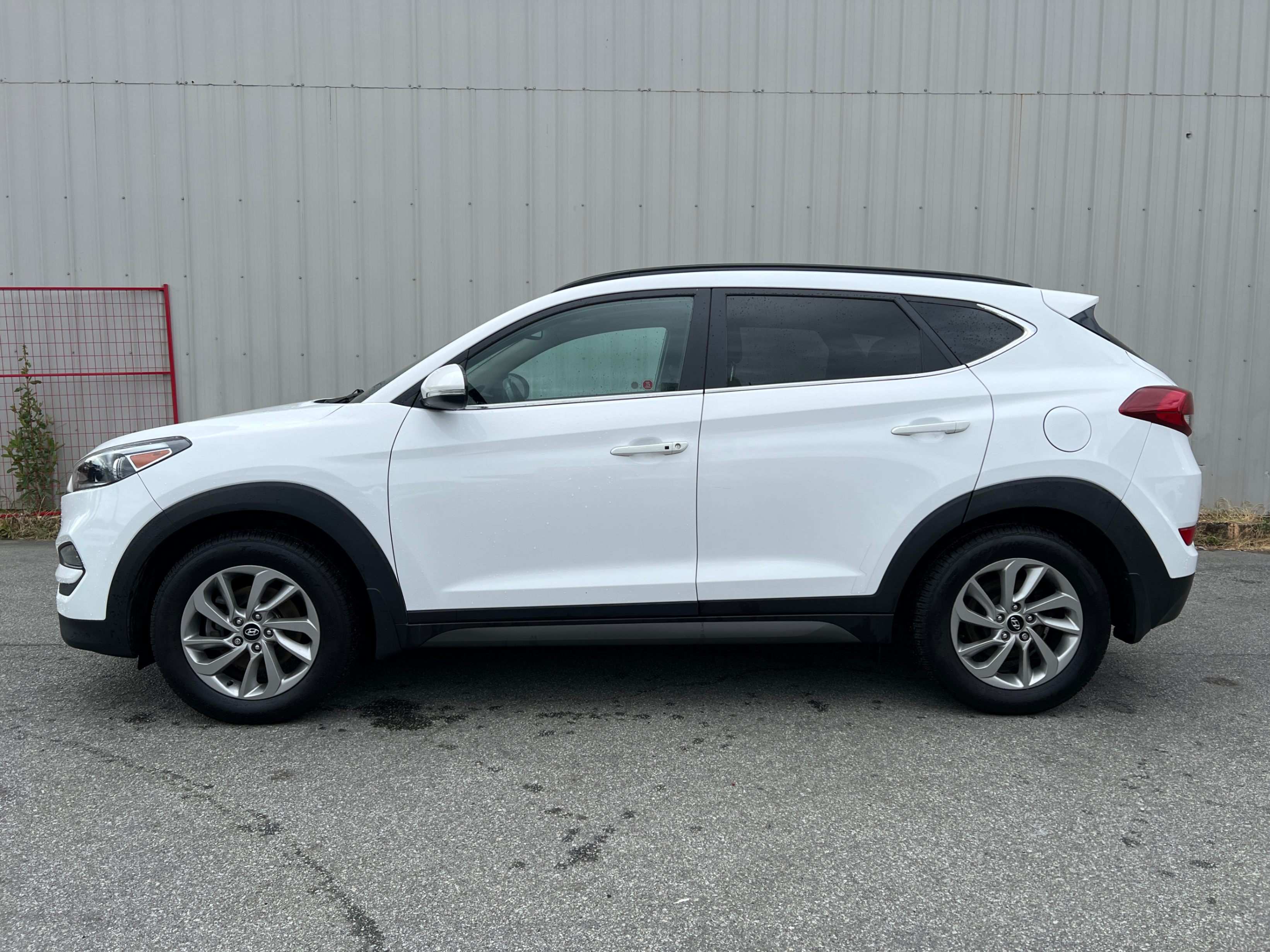 2016 Hyundai Tucson AWD 4dr 2.0L Luxury. BC LOCAL VEHICLE. FULL SERVICED., Vancouver, Cash