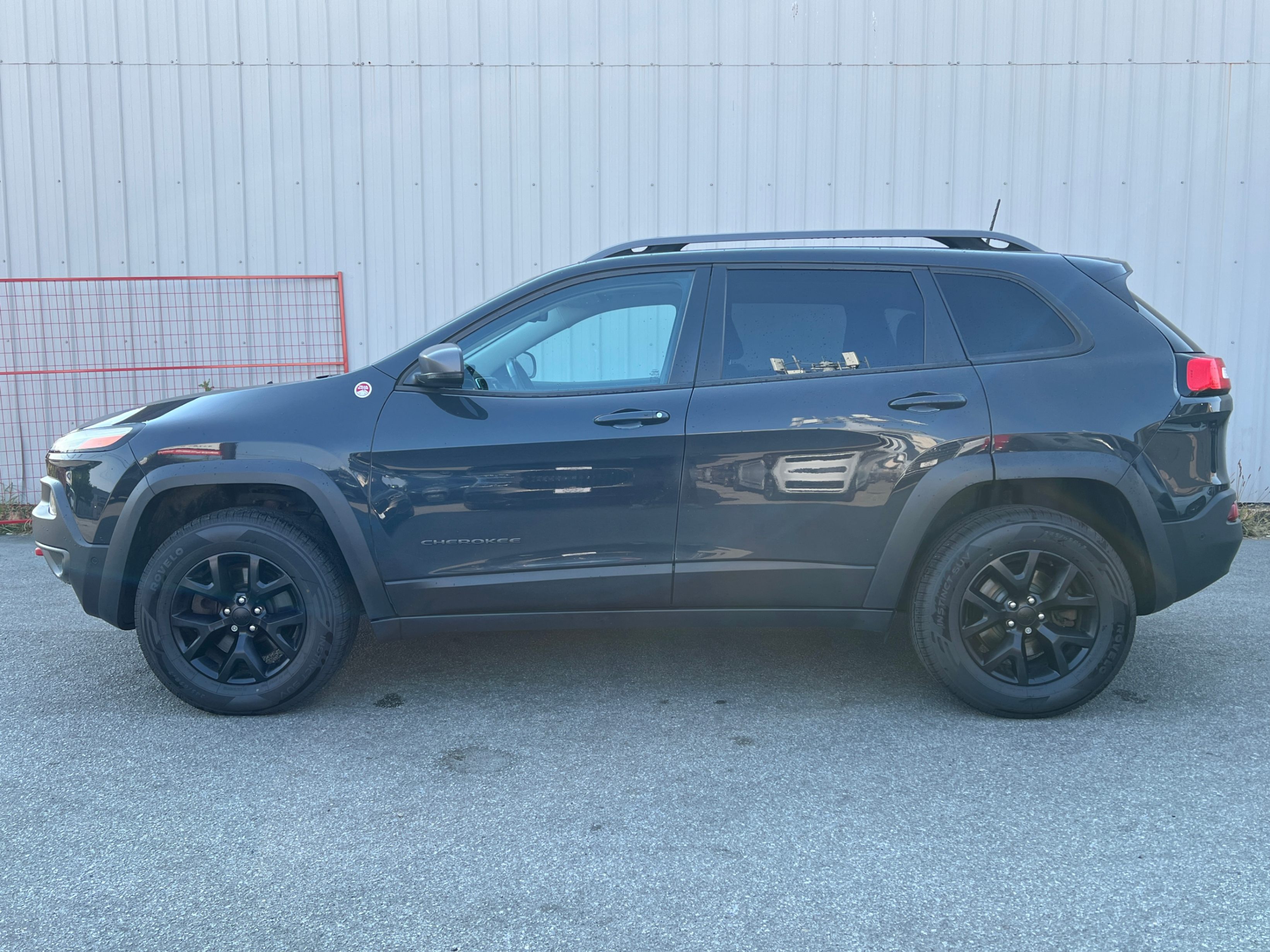 2016 Jeep Cherokee 4WD 4dr Trailhawk. ONE OWNER. NO ACCIDENTS., Vancouver, Cash