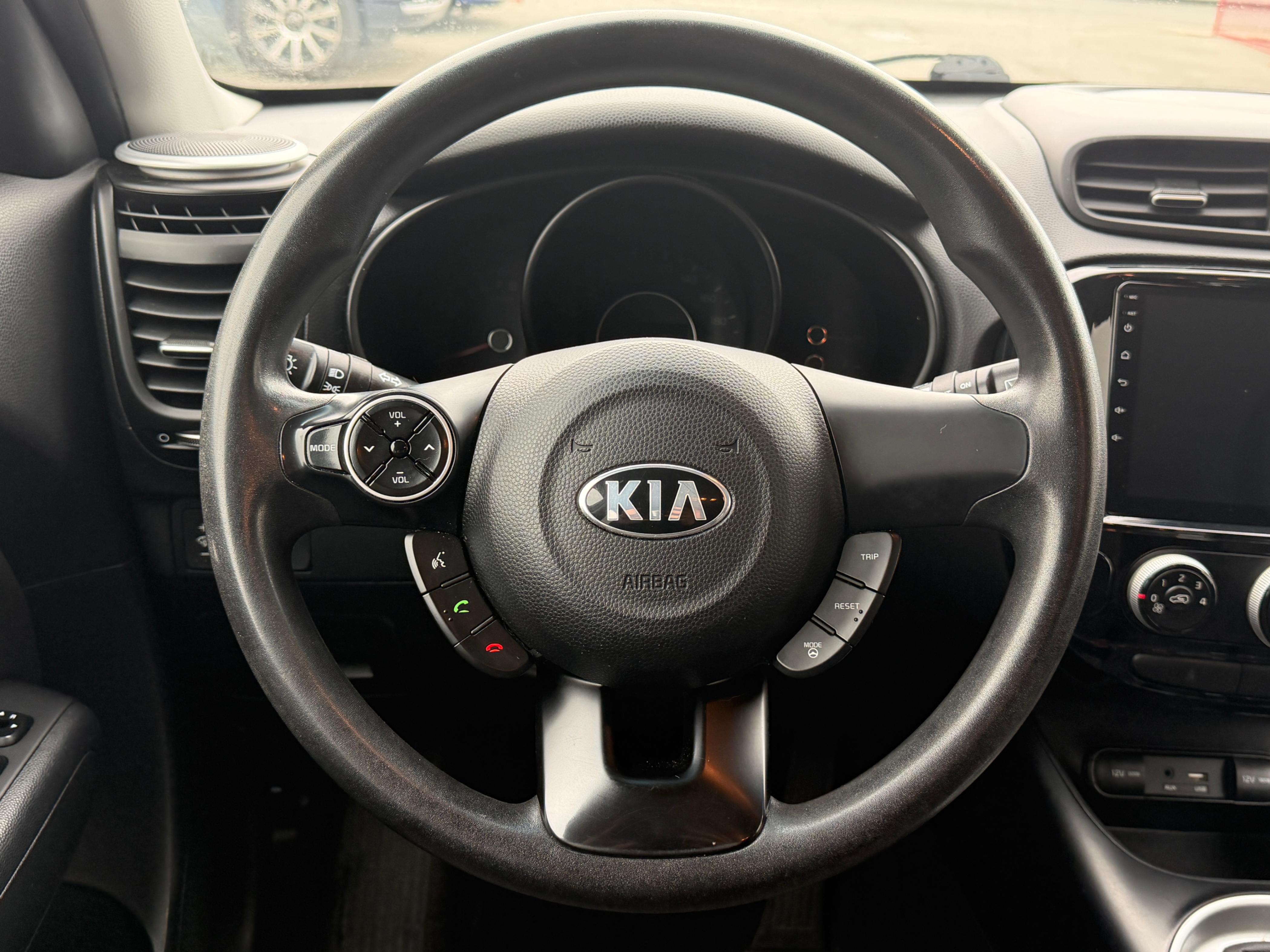 2016 Kia Soul 5dr Wgn. FULL SERVICE RECORD. APPLE CARPLAY., Vancouver, Cash
