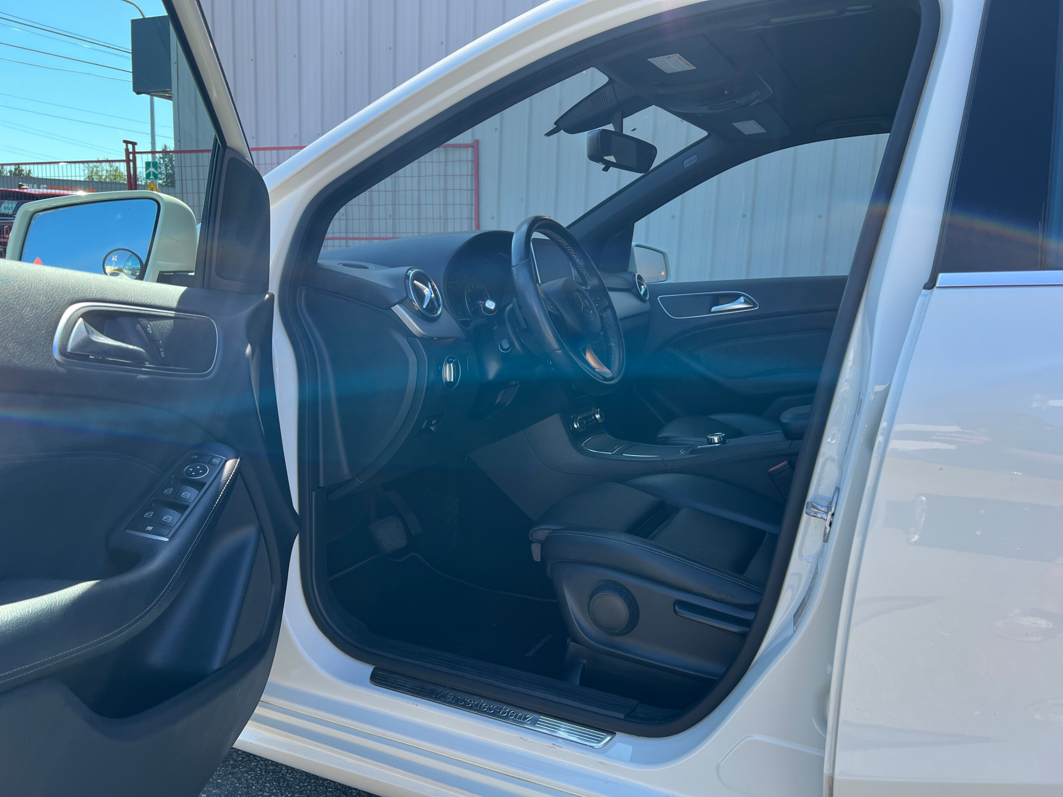 2016 Mercedes-Benz B-Class 4dr HB B 250 Sports Tourer 4MATIC. NO ACCIDENTS. BC LOCAL VEHICLE., Vancouver, Cash