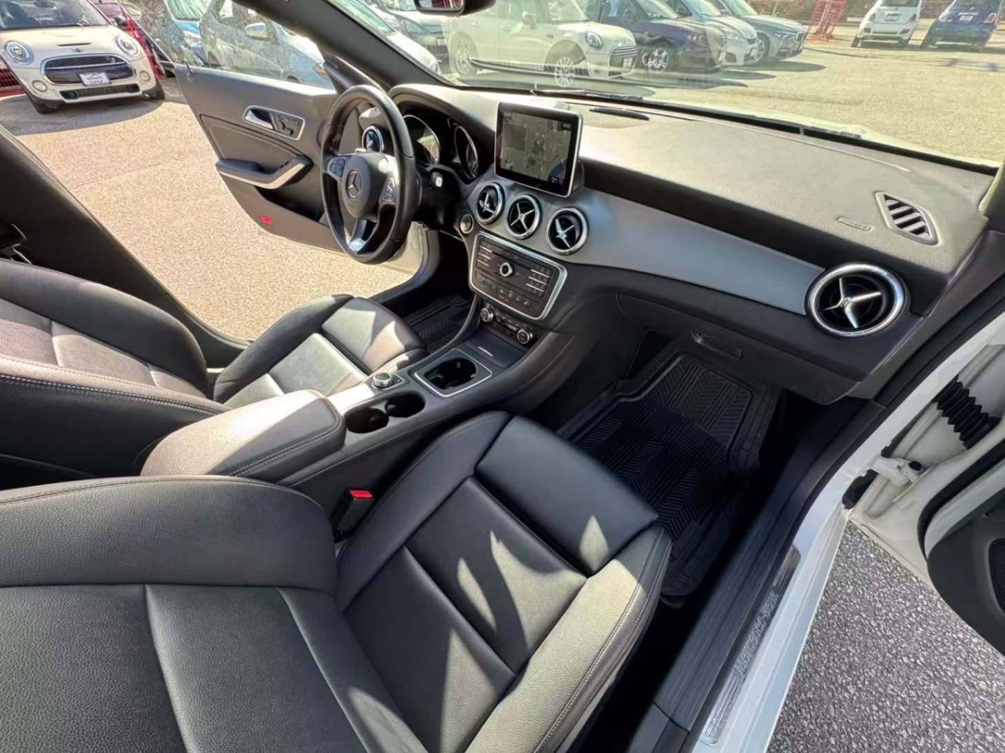 2016 Mercedes-Benz CLA-Class CLA 250 4MATIC. AMG PACKAGE. LOW KILOMETRES., 温哥华, 全款车